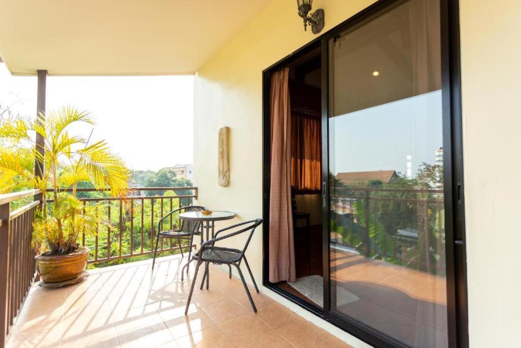 Chang Charlie Inn, Boutique 3* Praia de Jomtien