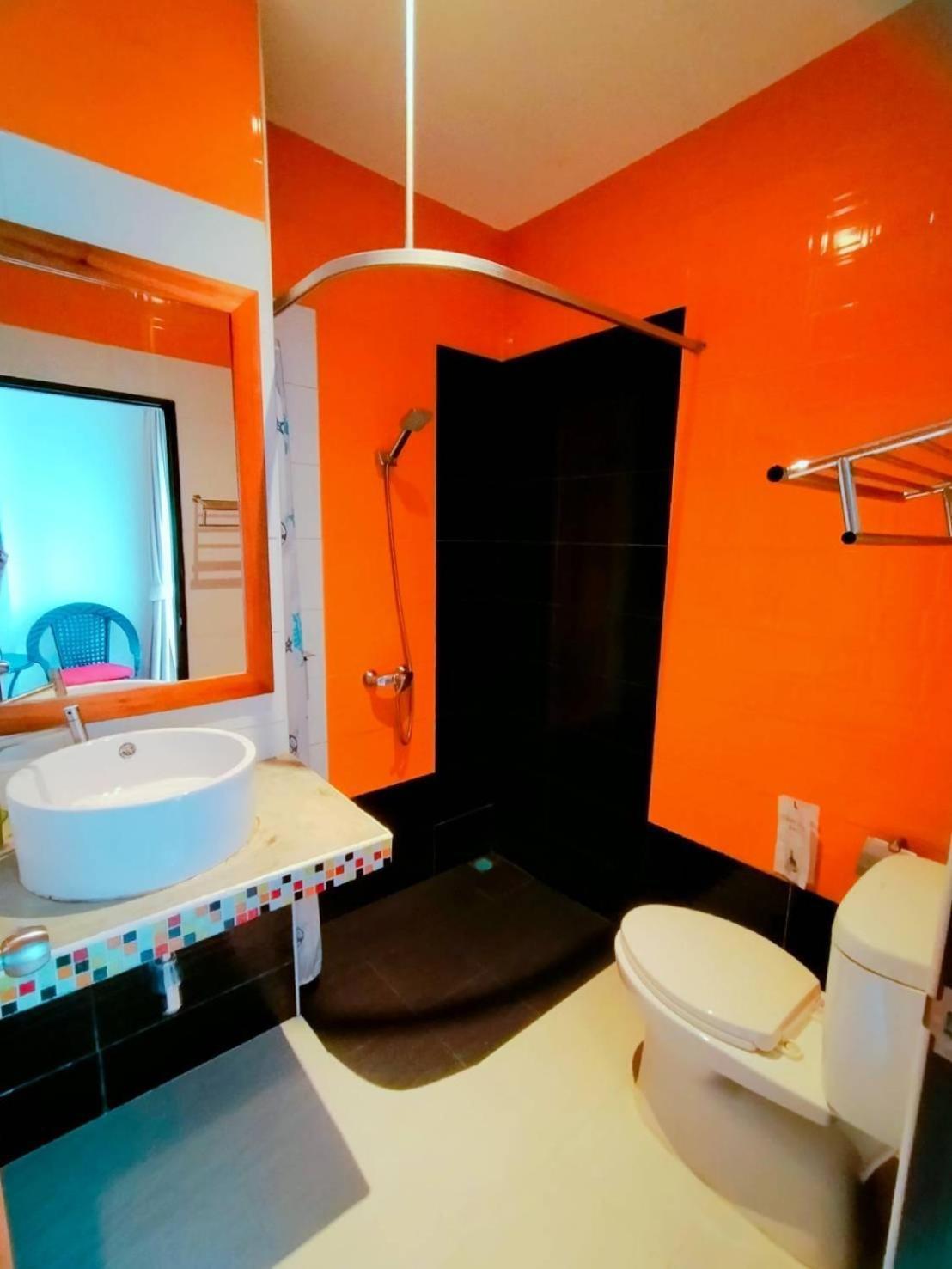 Hotel Jingjit 2*