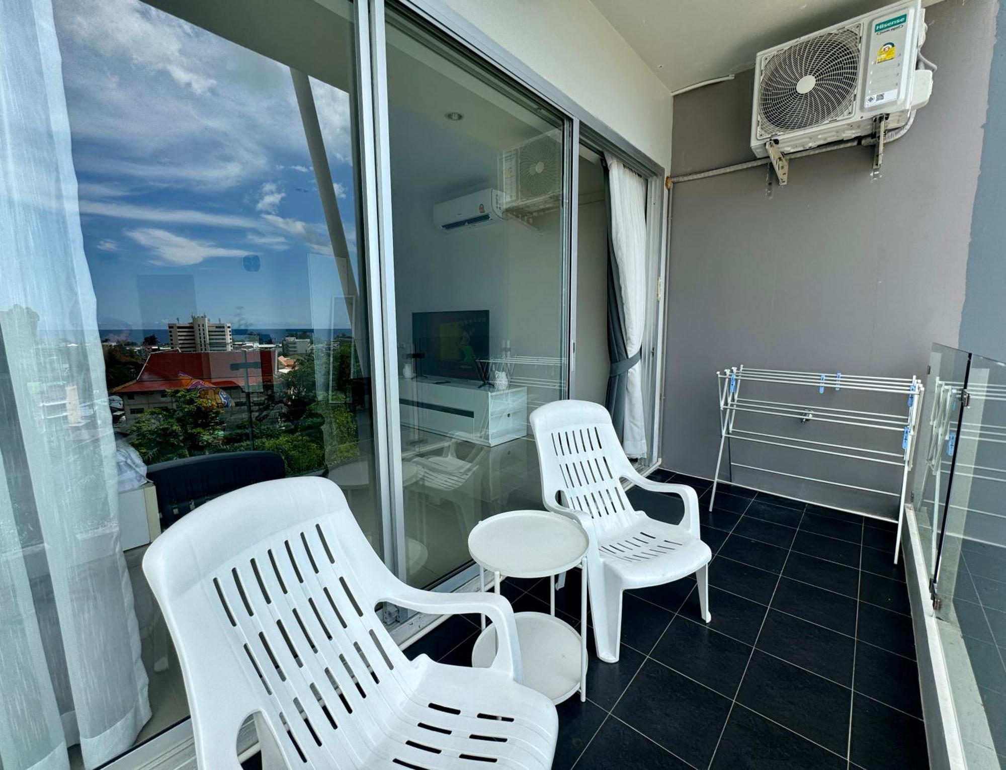 Sea View At Chic Condo, Apartamento Karon