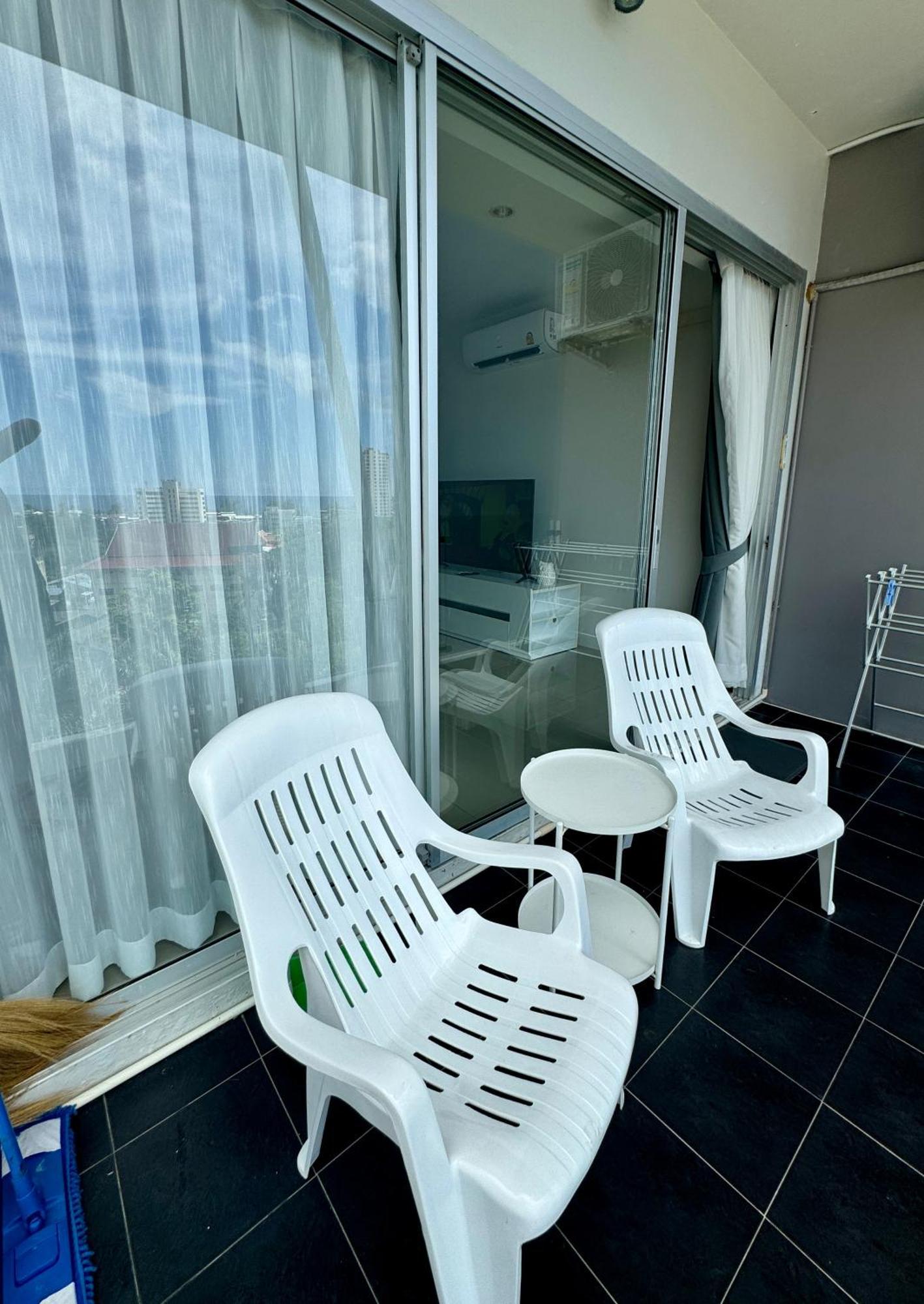 Sea View At Chic Condo, Apartamento *