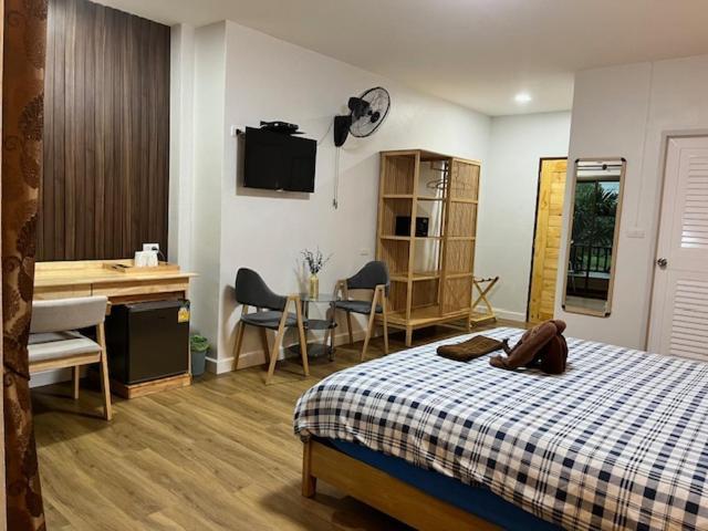 Thai Life Khaolak Guest house 2*