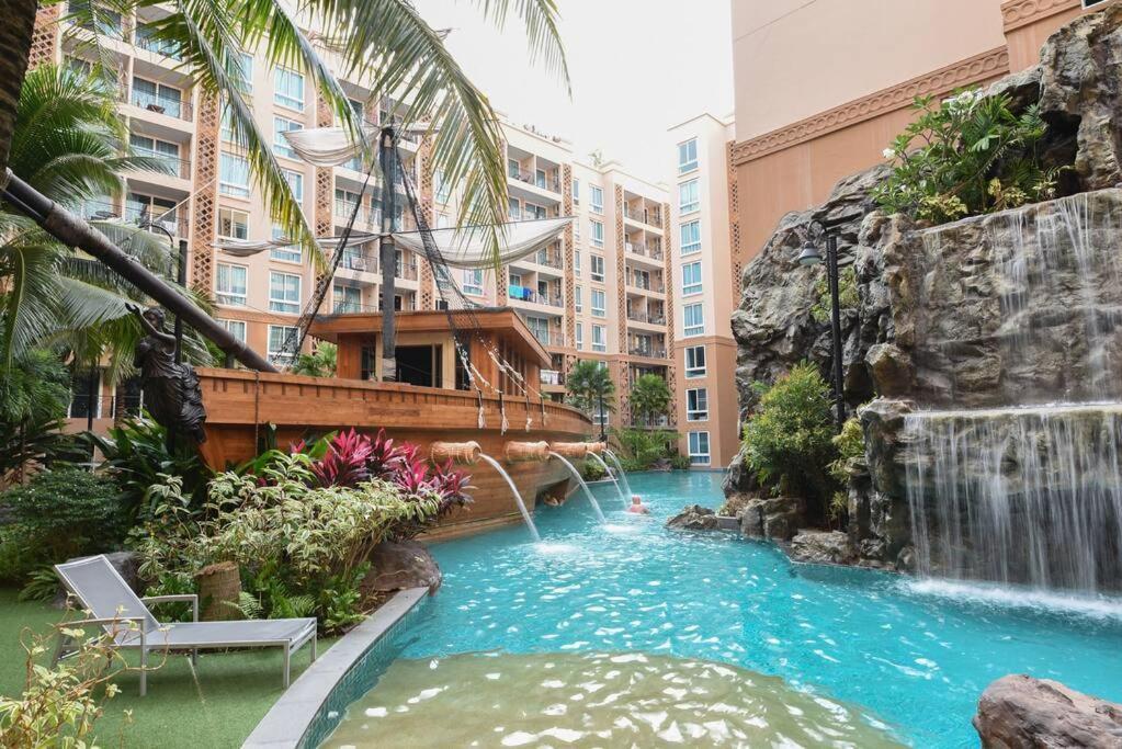 Atlantis Pattaya By Lj *