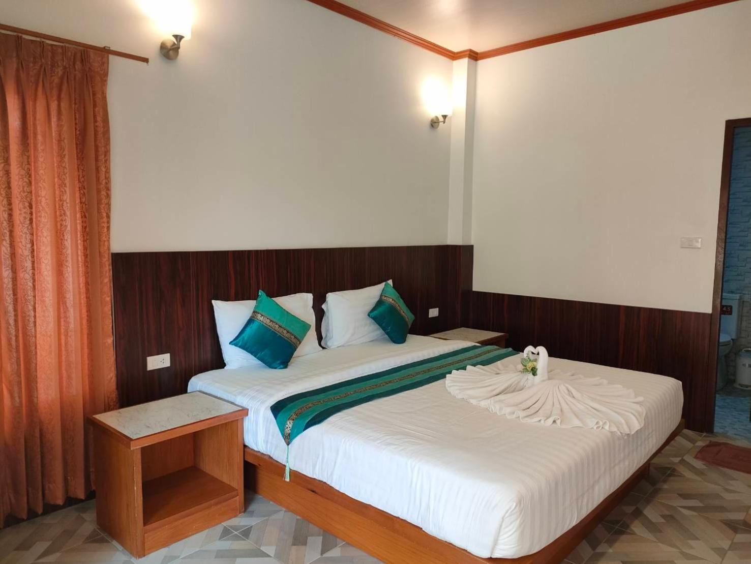 Kaibae Hut Koh Chang