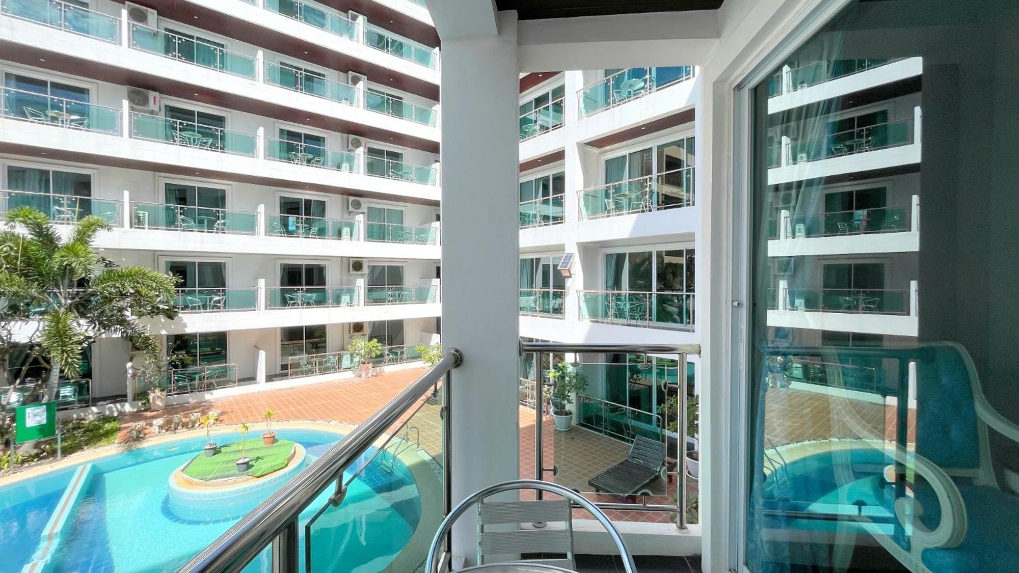 Hotel Dragon , Pattaya 3*