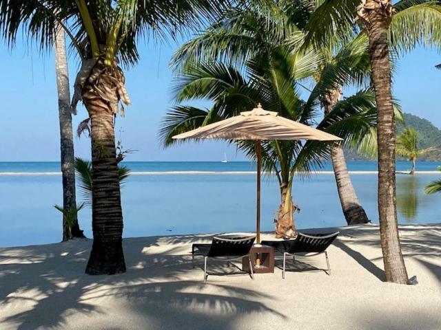 Hotel Laguna House