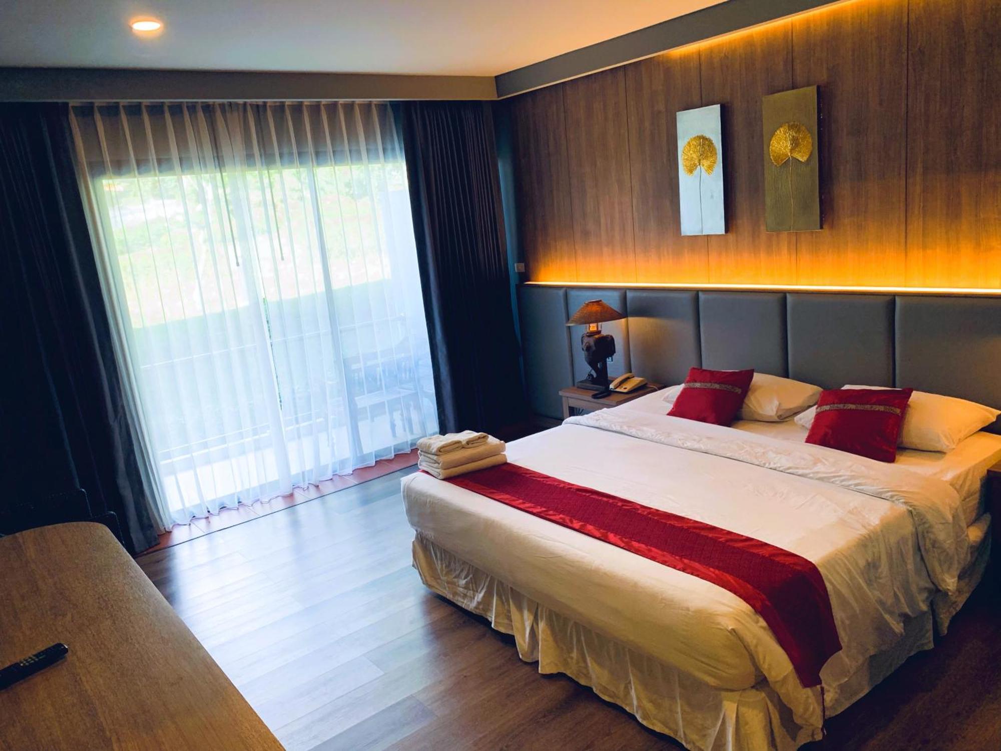 Chang Buri & Hillside Resort 3*