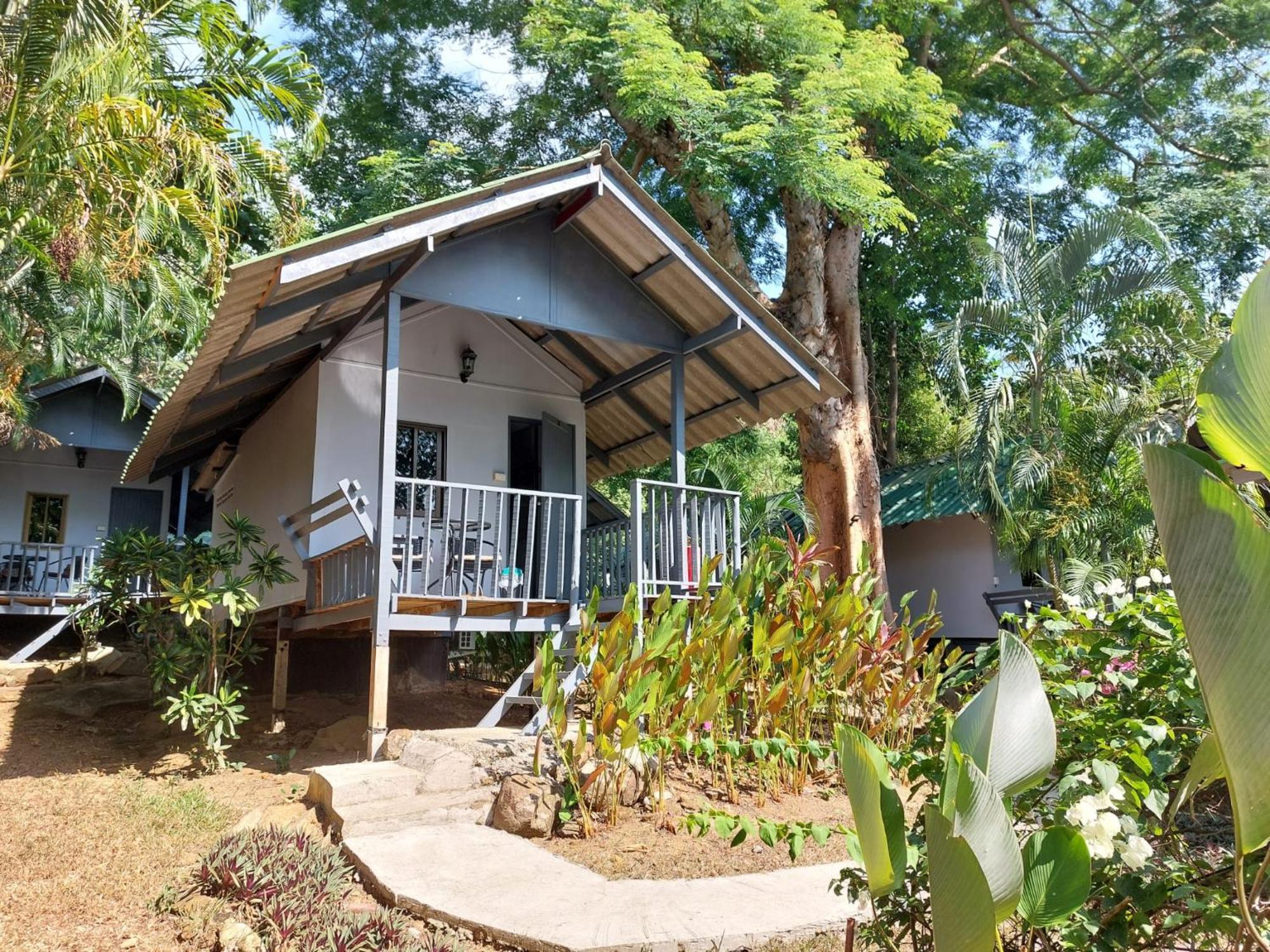 Cocoon Resort 3*