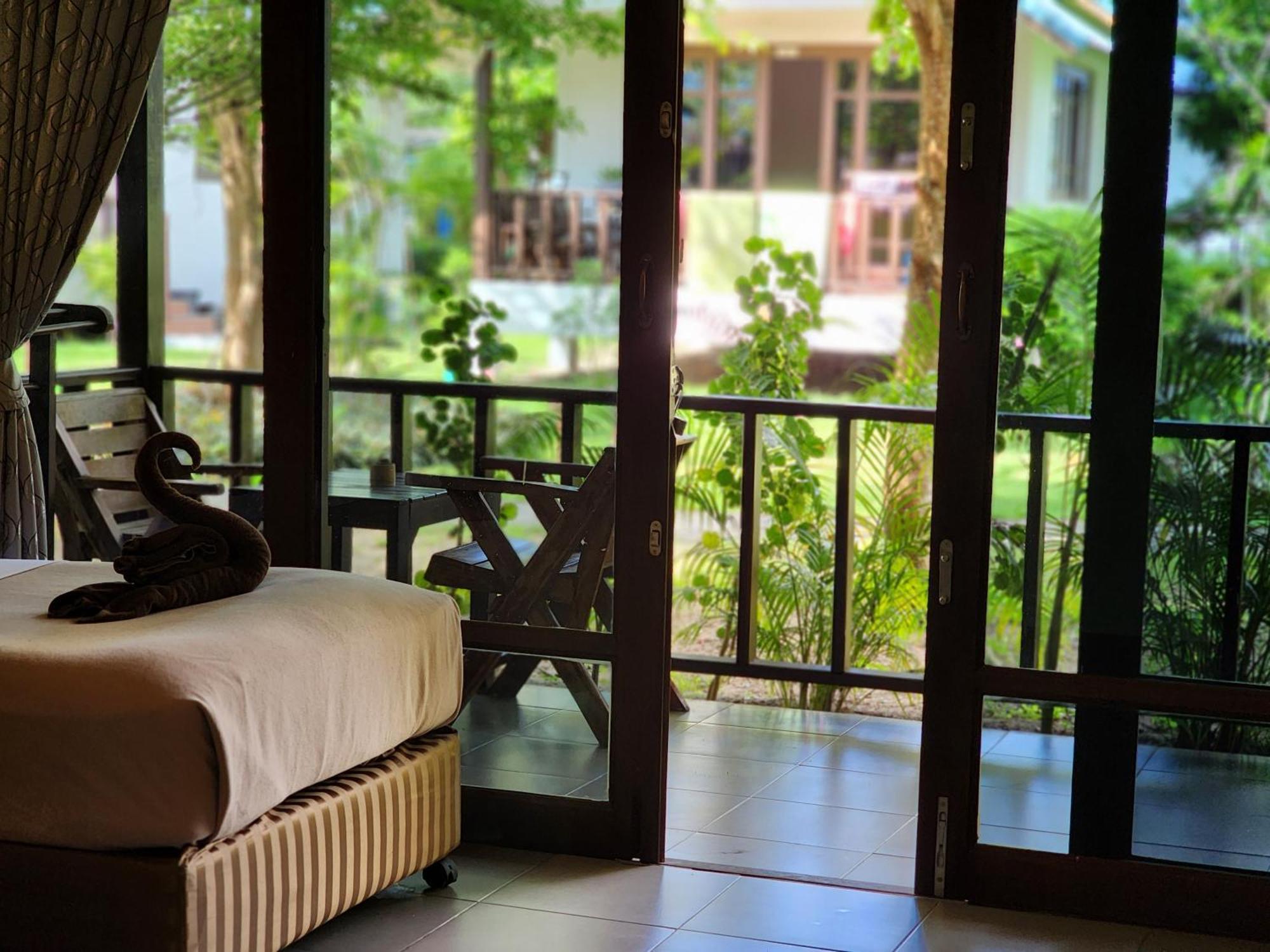 Tiki Beach Koh Phangan Beach Restaurant Bar And Coworking (Adults Only) Hotel Baan Tai