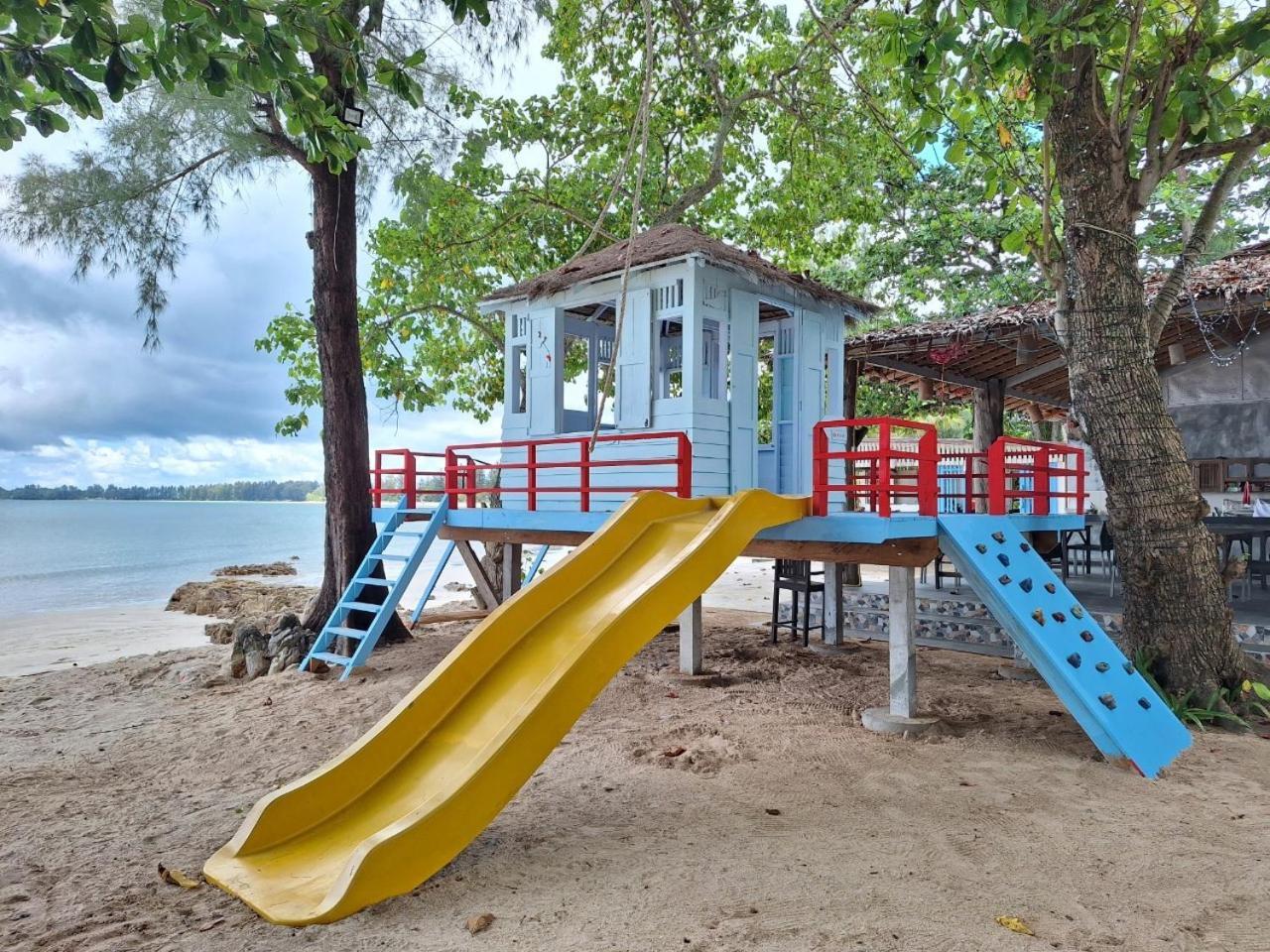 Banana Resort