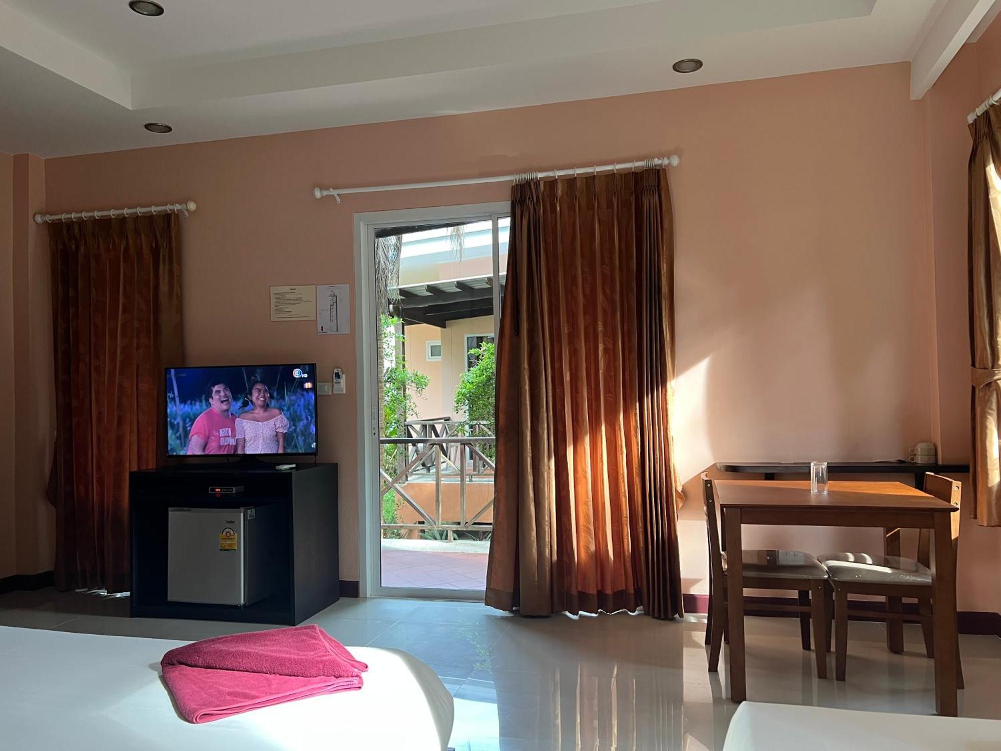 Ao Thong Resort 3*