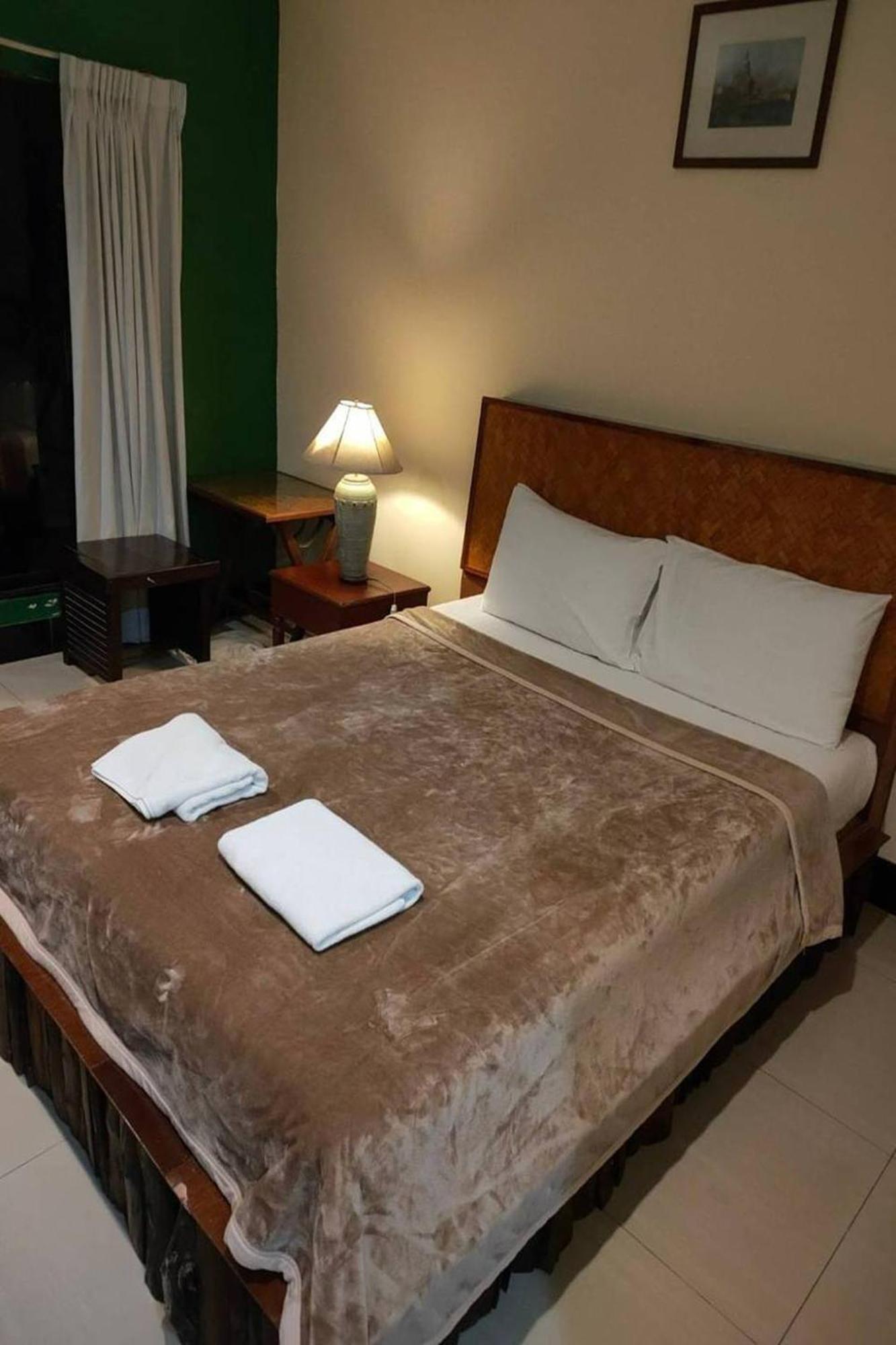 Deeden Hotel