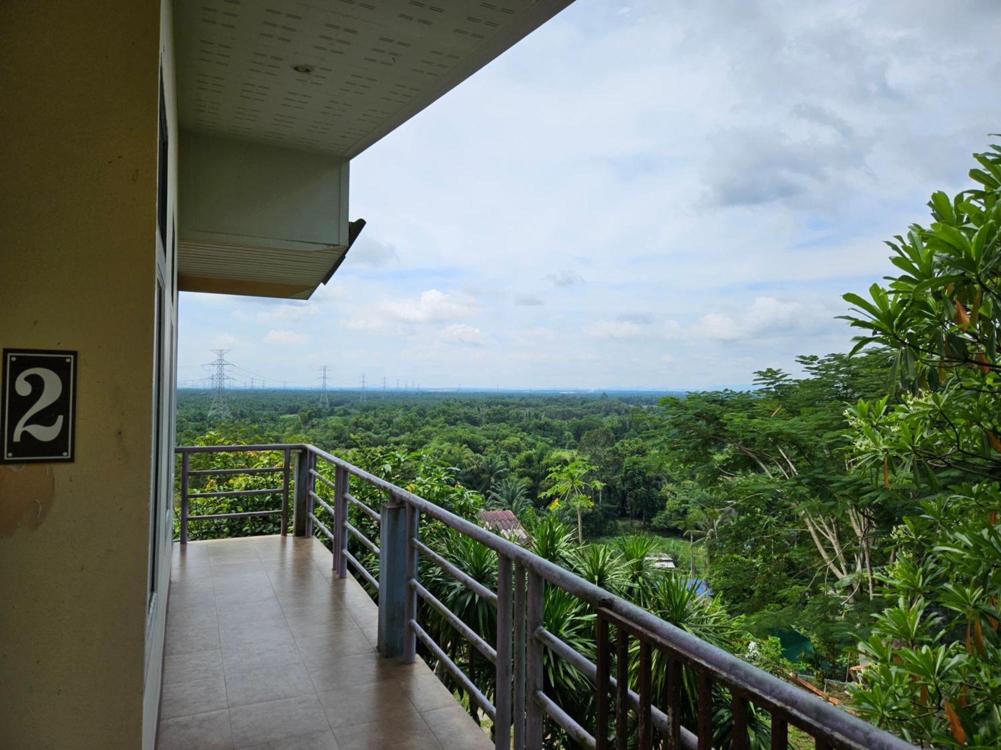 Baan Khao Noi Resort *