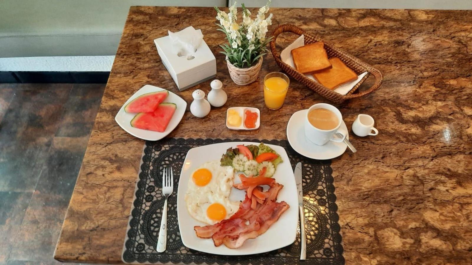 Hotel Happy 3*