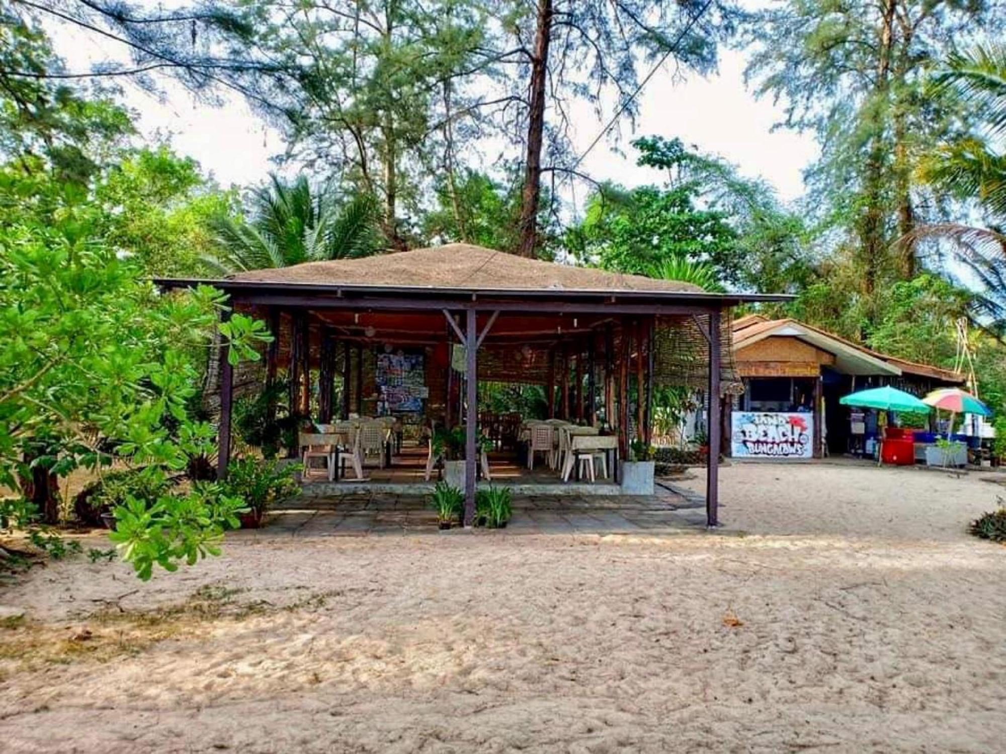 Sand Beach Bungalow
