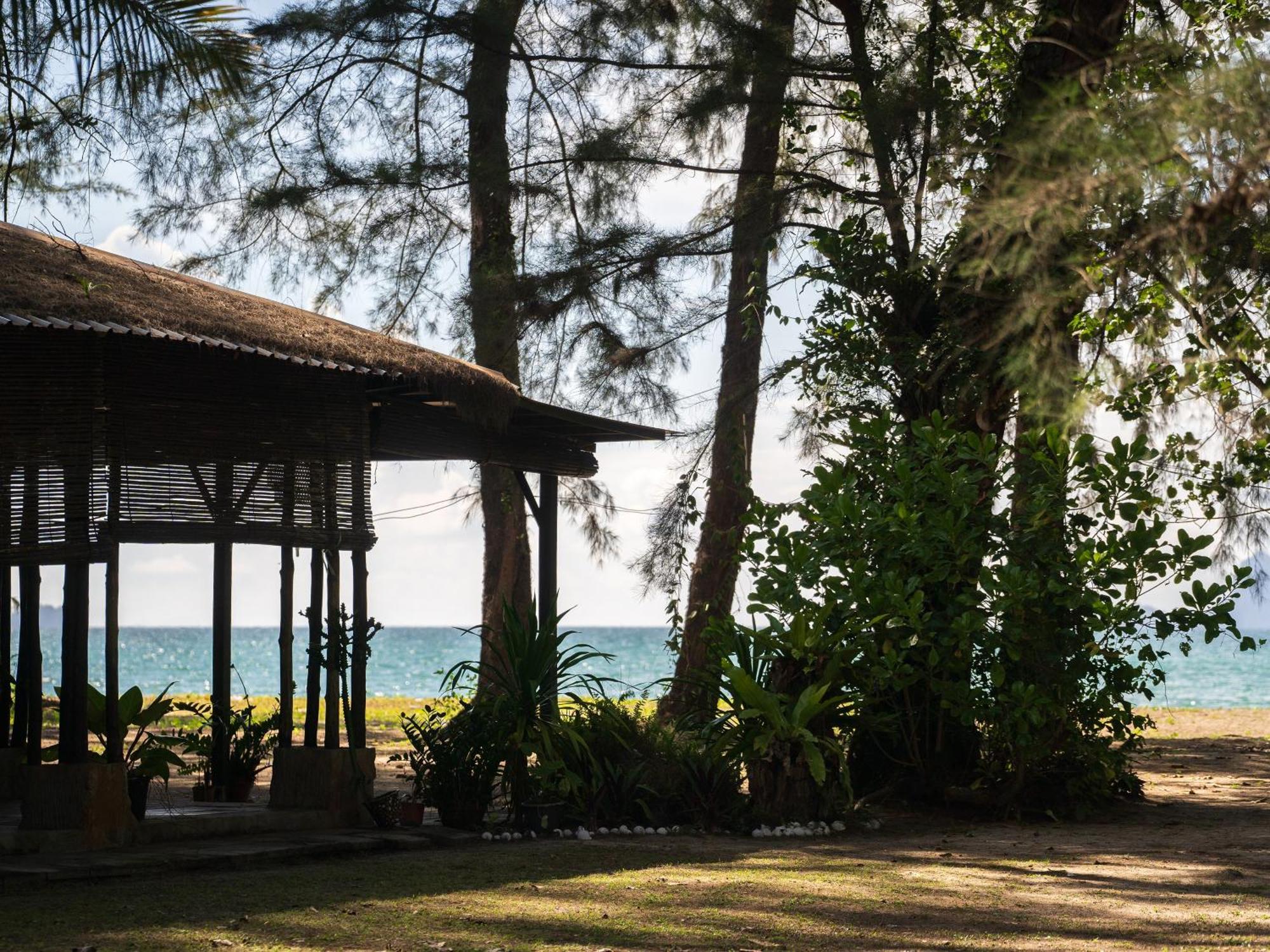 Sand Beach Bungalow Guest house