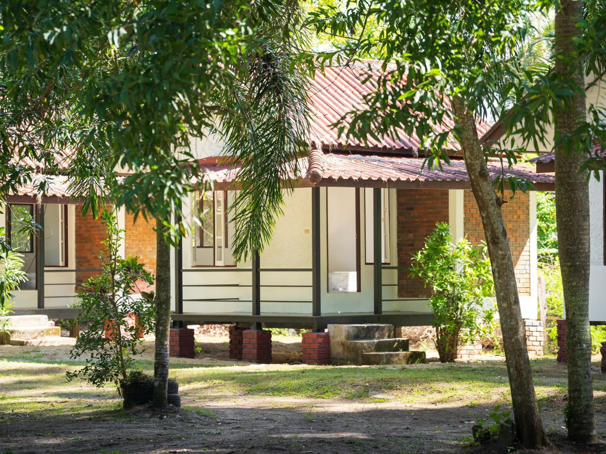 Sand Beach Bungalow Klong Muang Beach