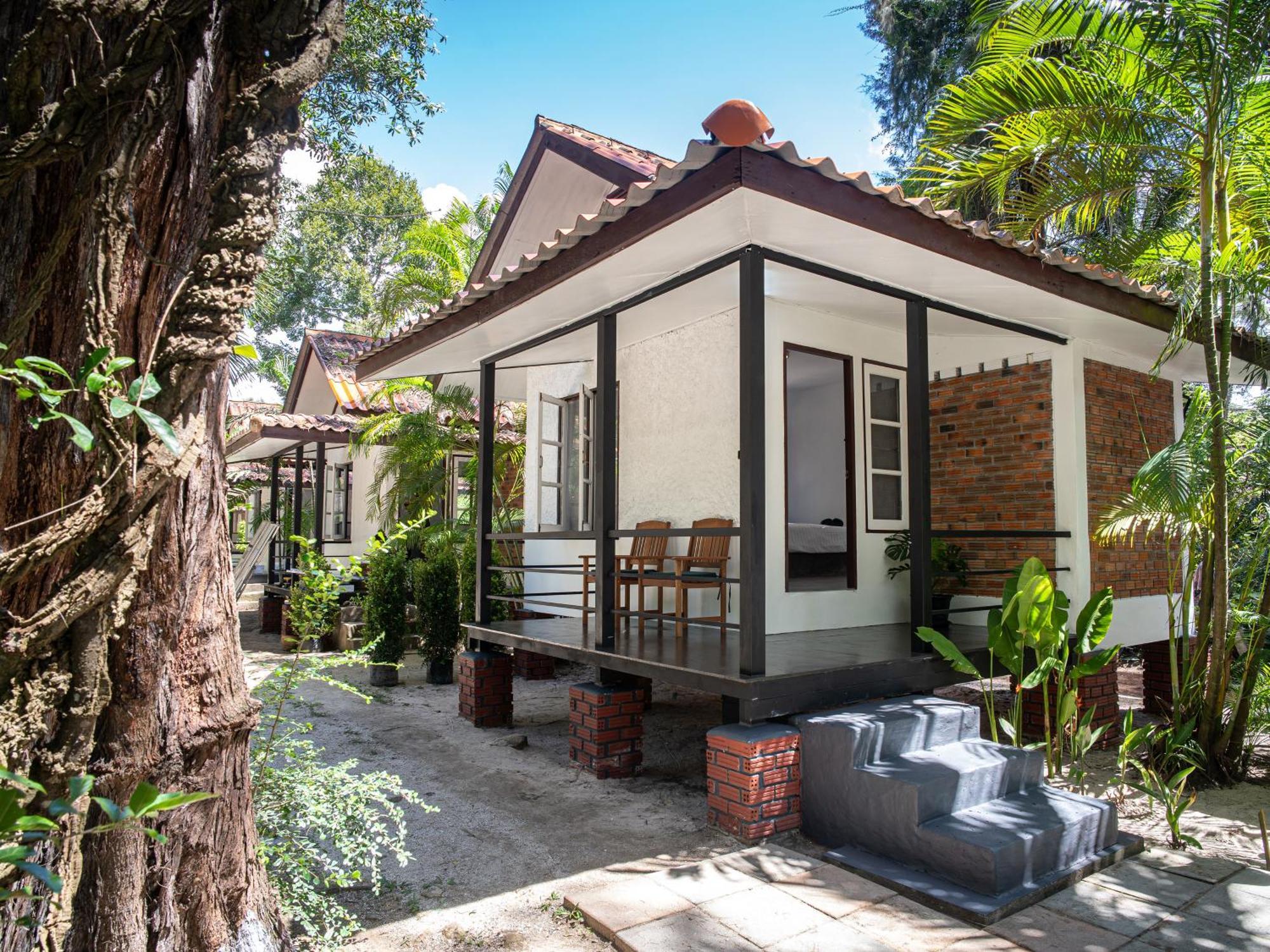 Sand Beach Bungalow Klong Muang Beach