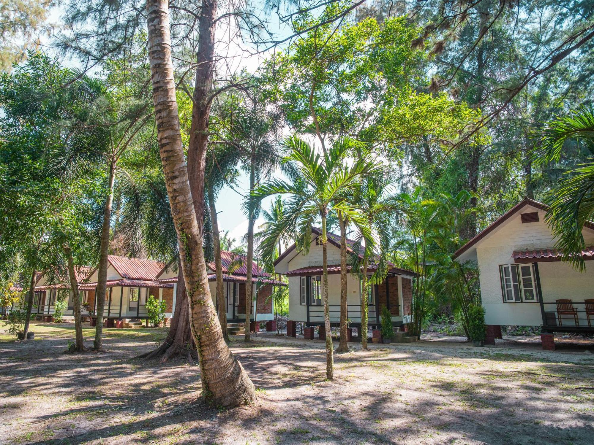 Sand Beach Bungalow * Klong Muang Beach
