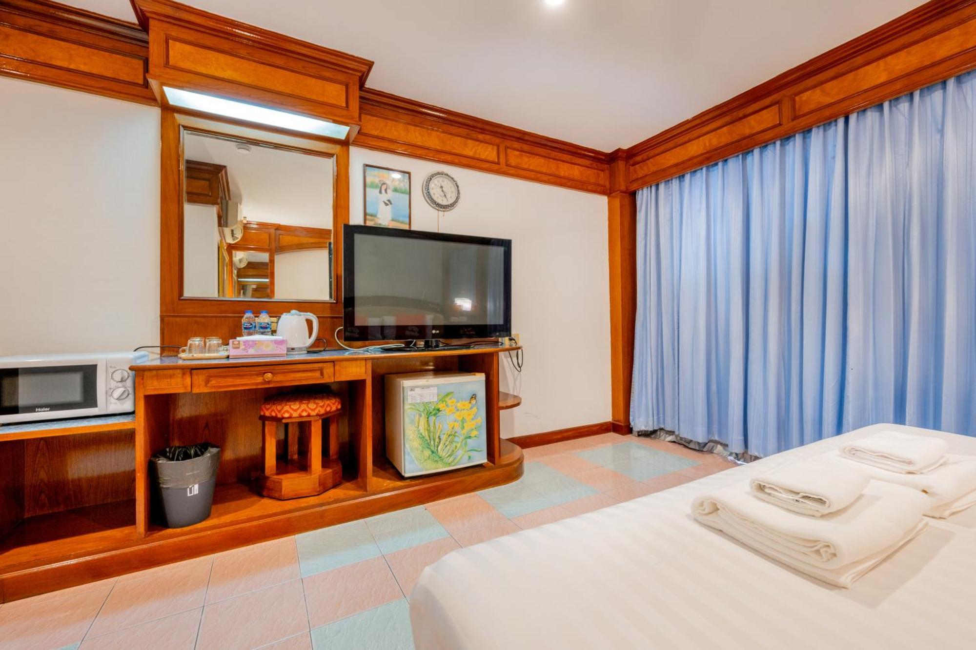 Inn Lamai 2*