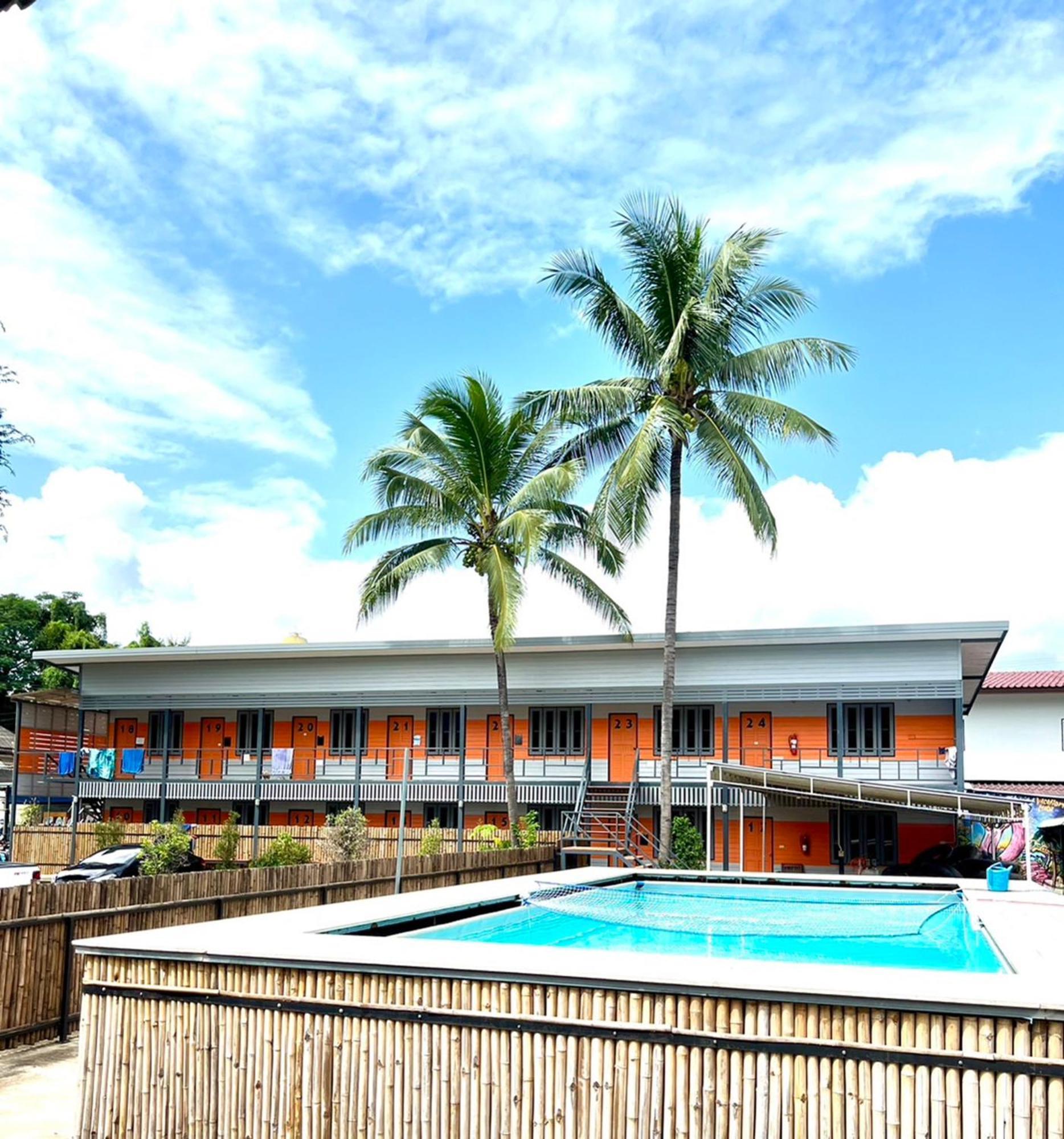 Hostel Revolution *