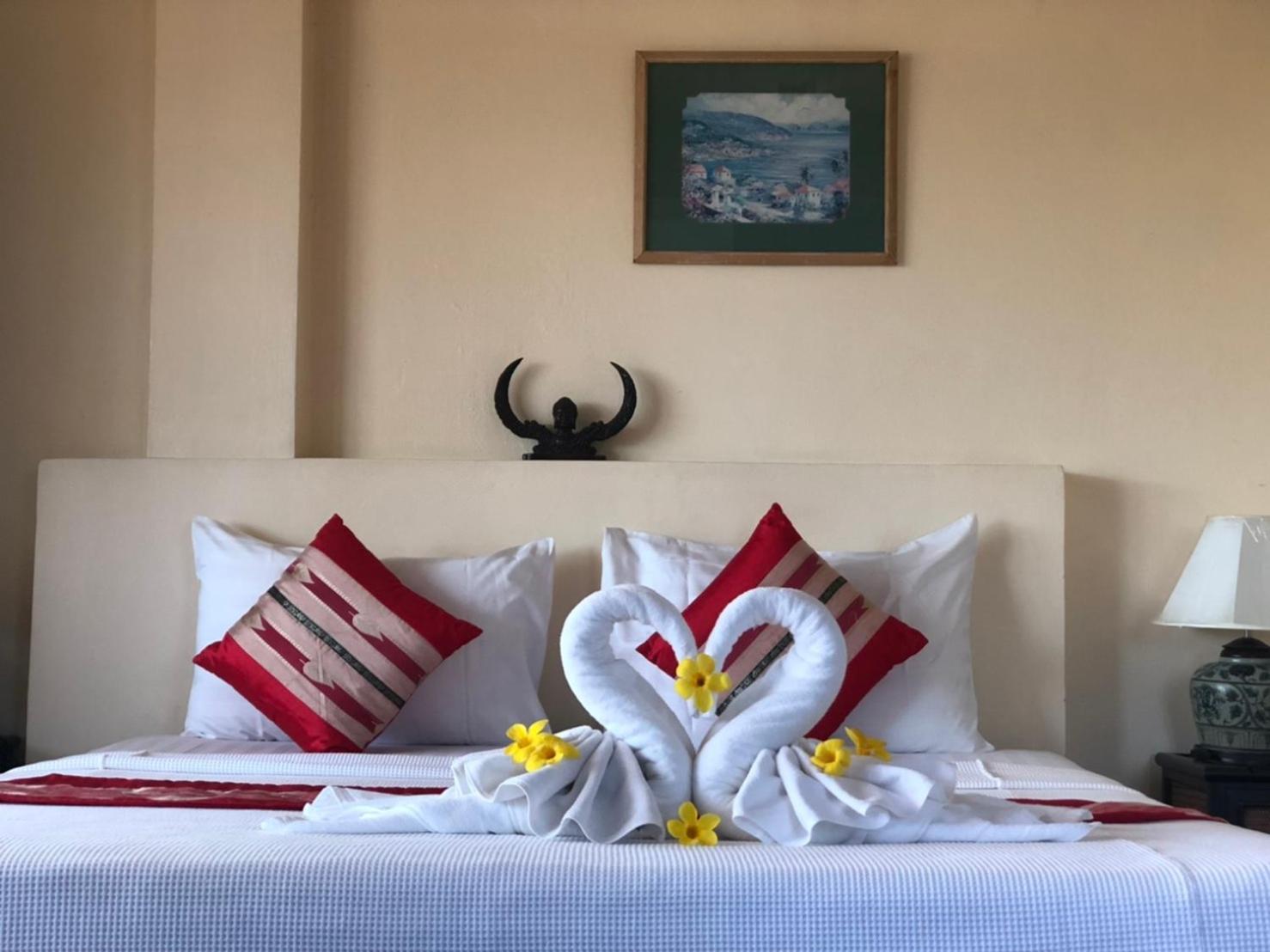 Chang Charlie Inn, Boutique