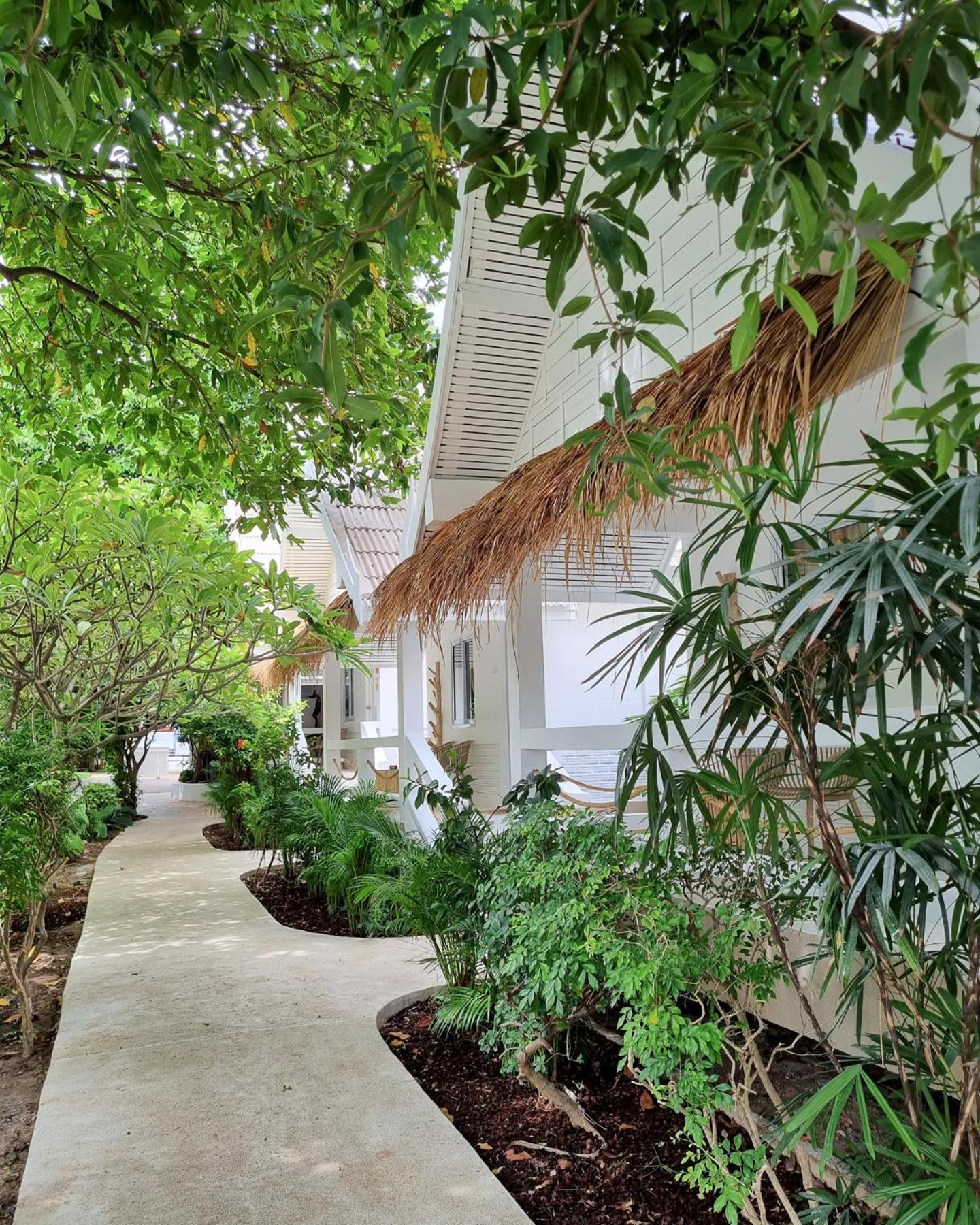 Resort Elephant Club & Samui 4*