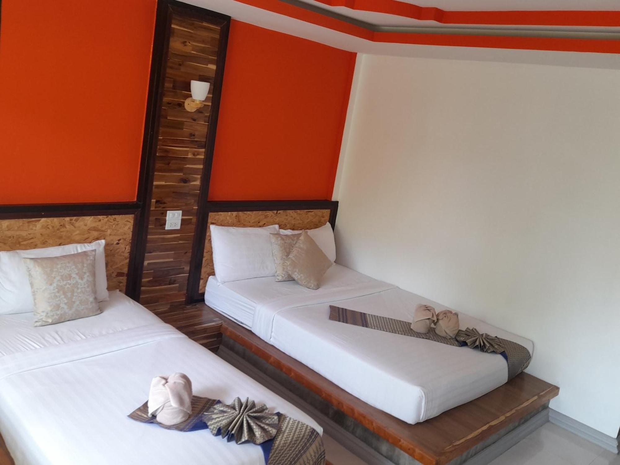 Hotel Lanta Emerald 3*