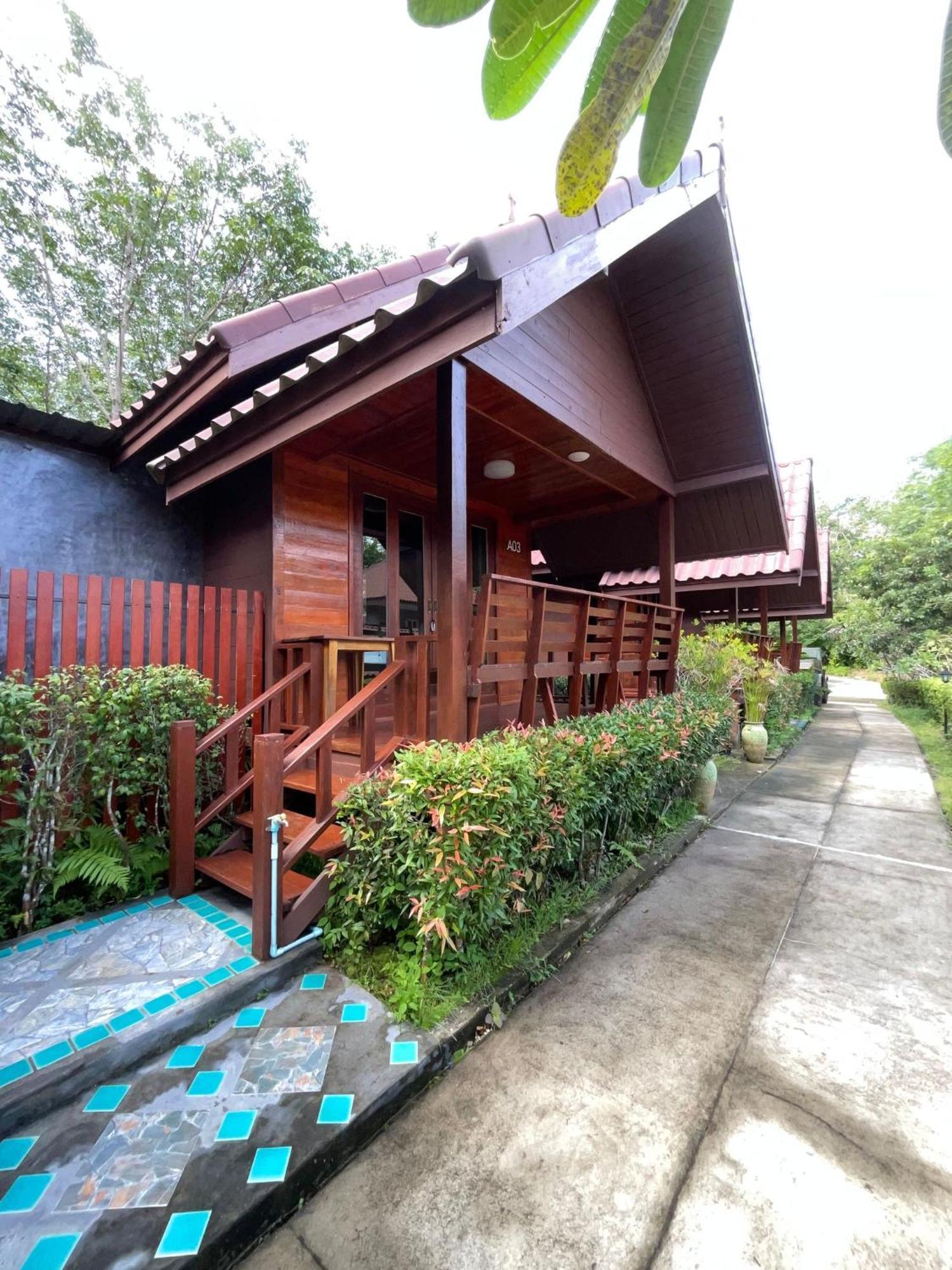 Resort Siam Lanta - Sha Extra 3*