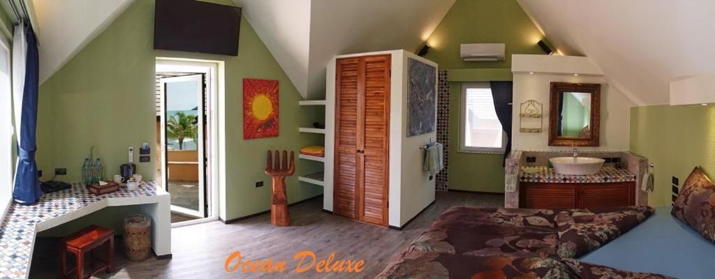 Laguna House Hotel *