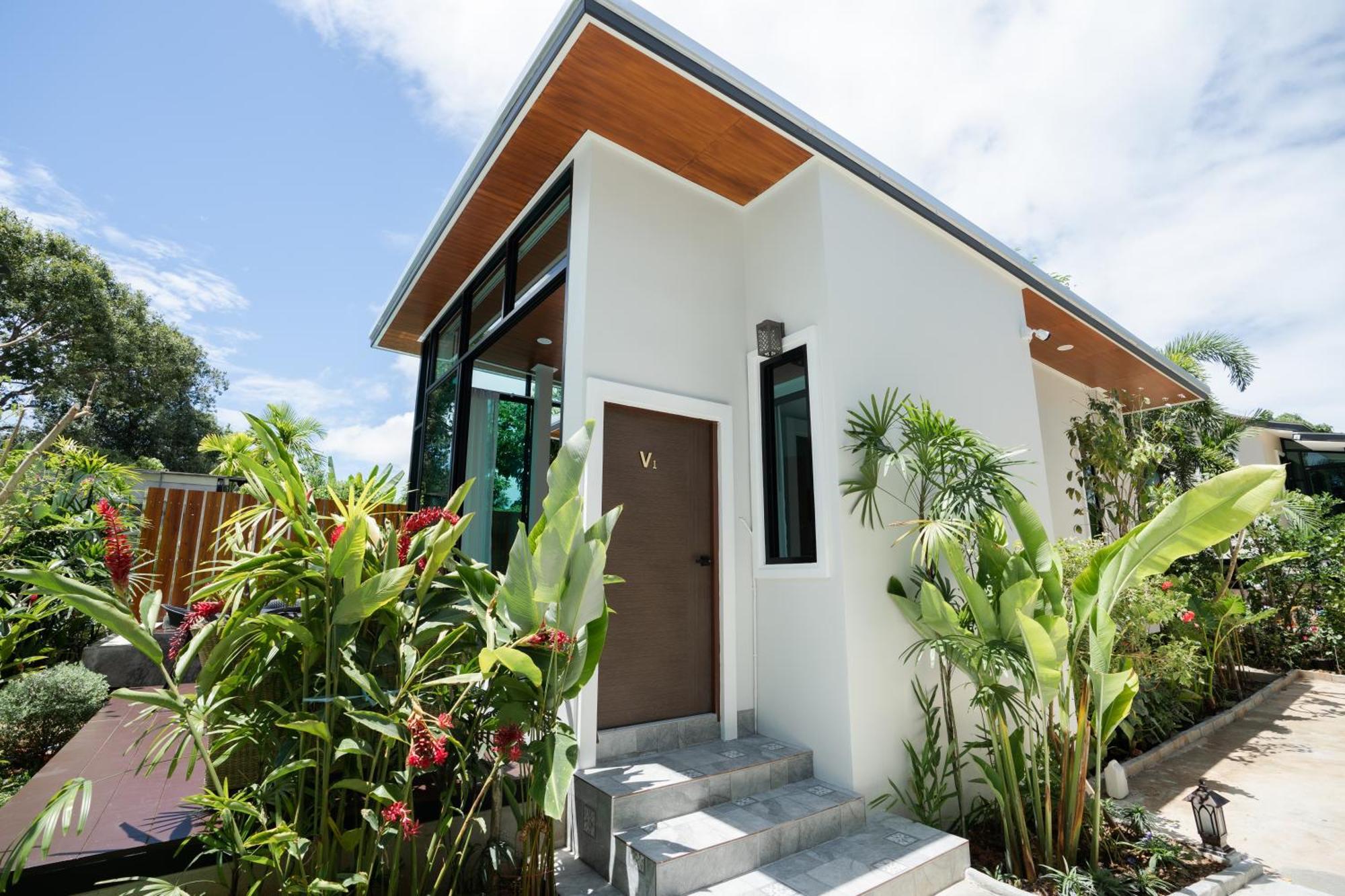 Beachhouse Pool