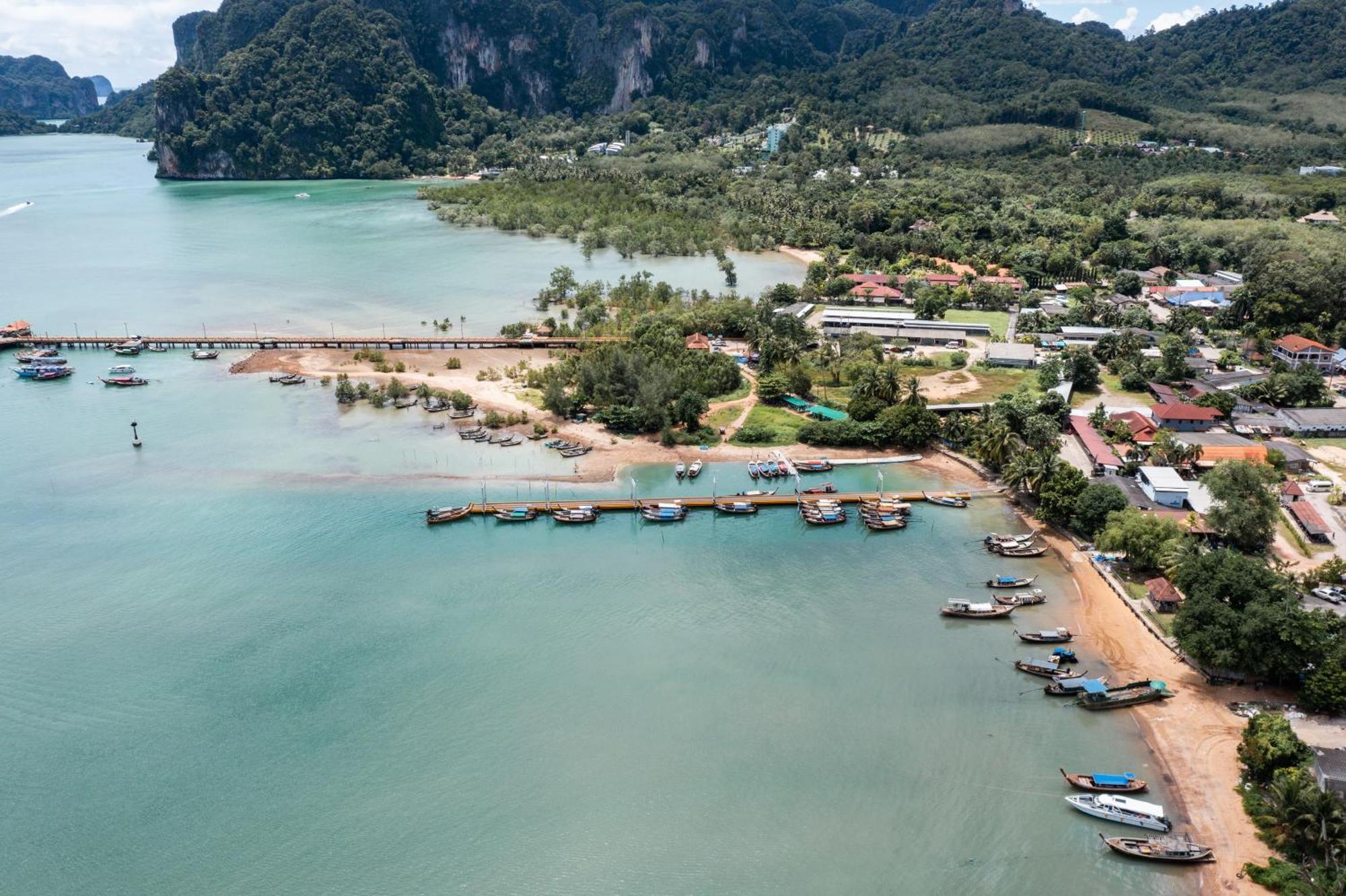 Beachhouse Pool * Krabi