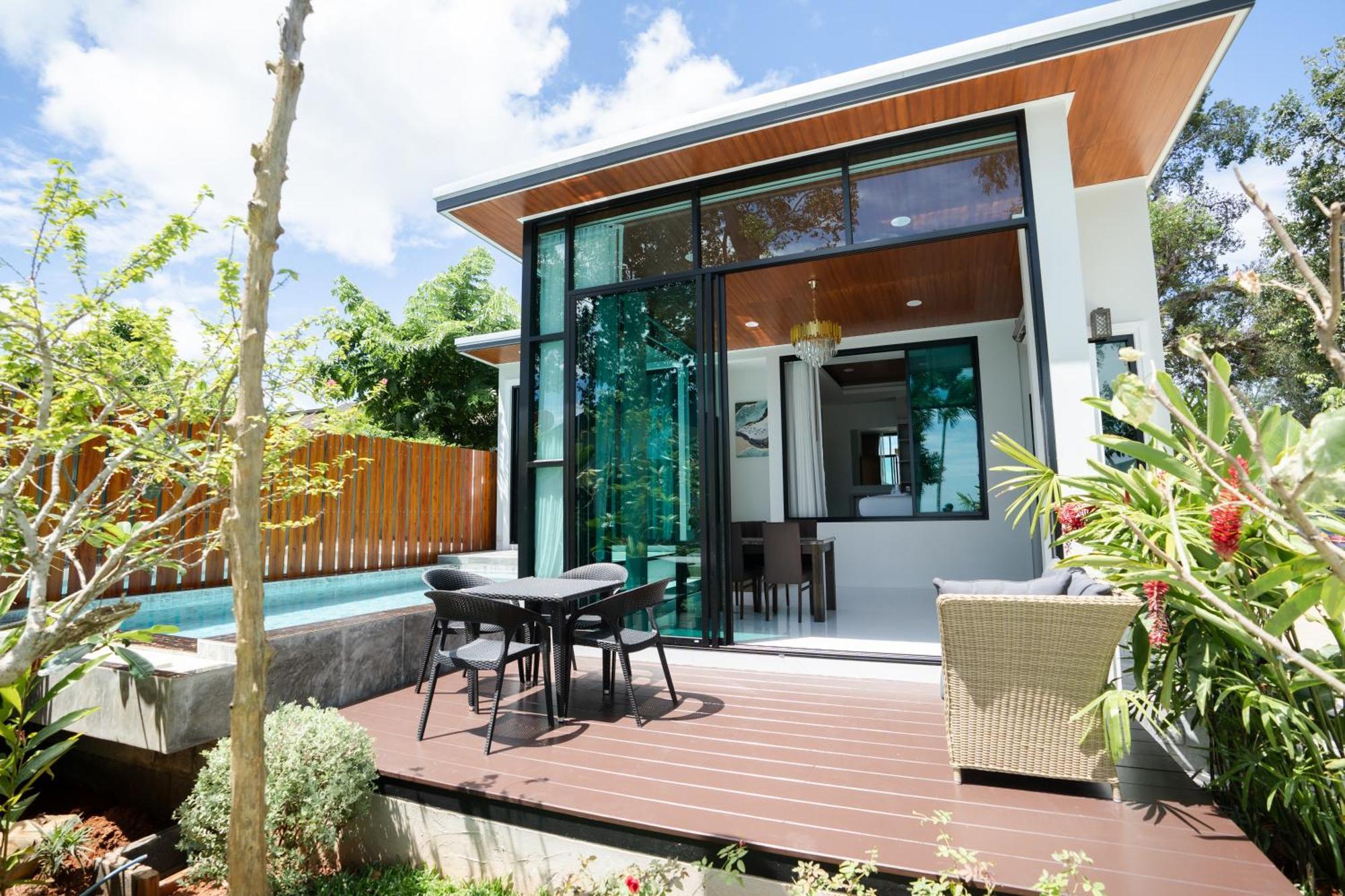 Beachhouse Pool Villa *