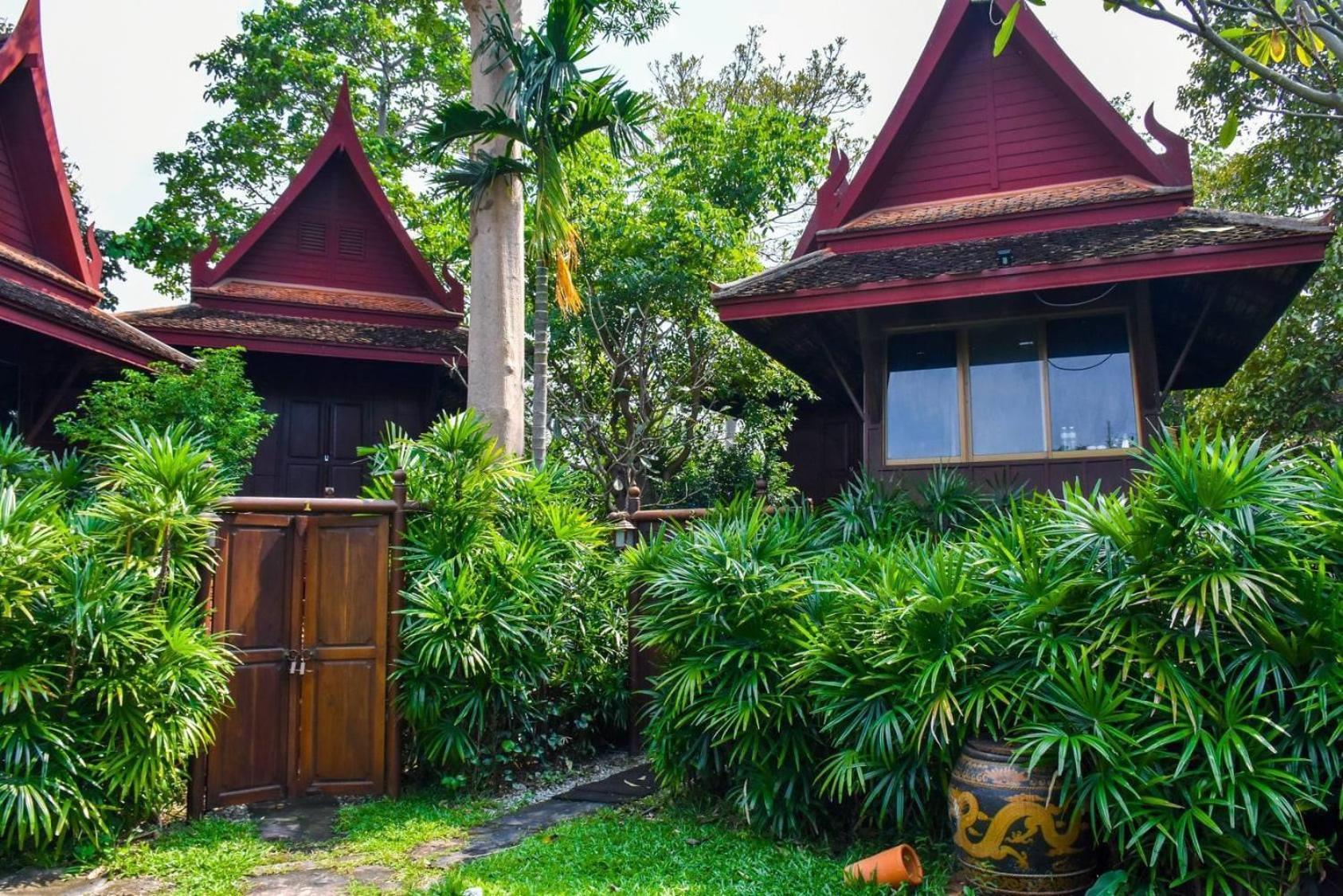 Resort Sugar Hut & Restaurant