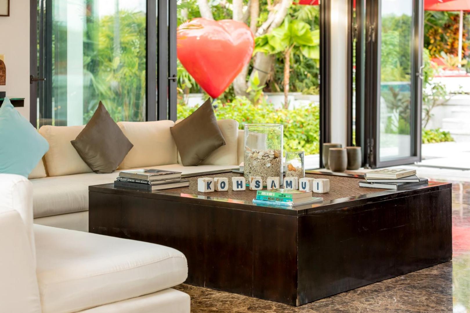 Beachfront Baan Paradise Villa *
