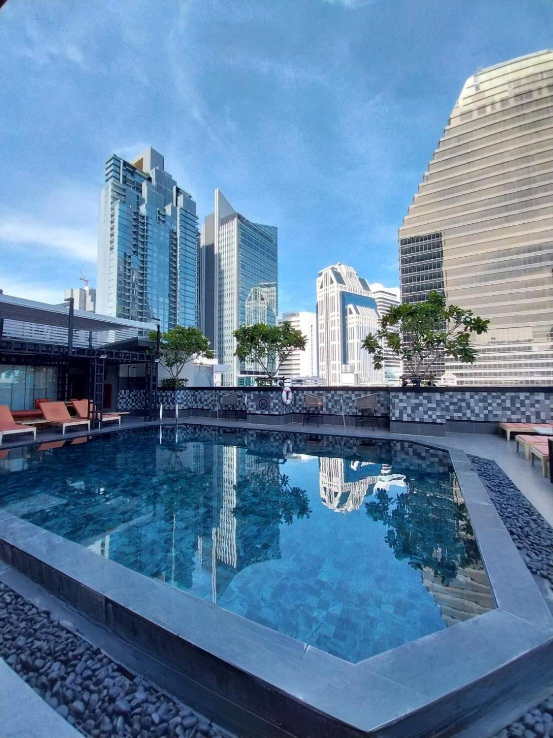 Ramada By Wyndham Sukhumvit 11 Banguecoque
