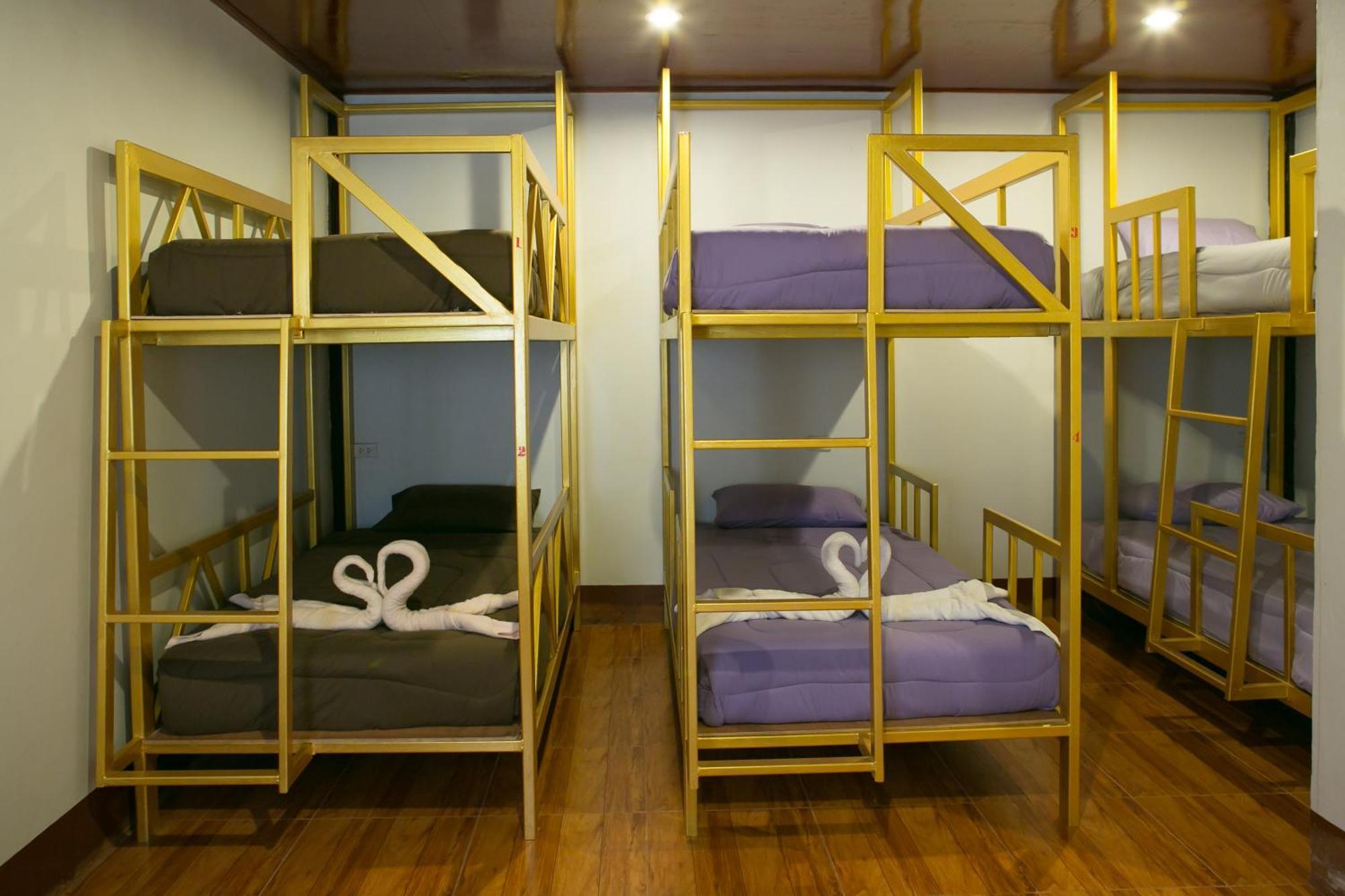 Haadrin Hotel 3*