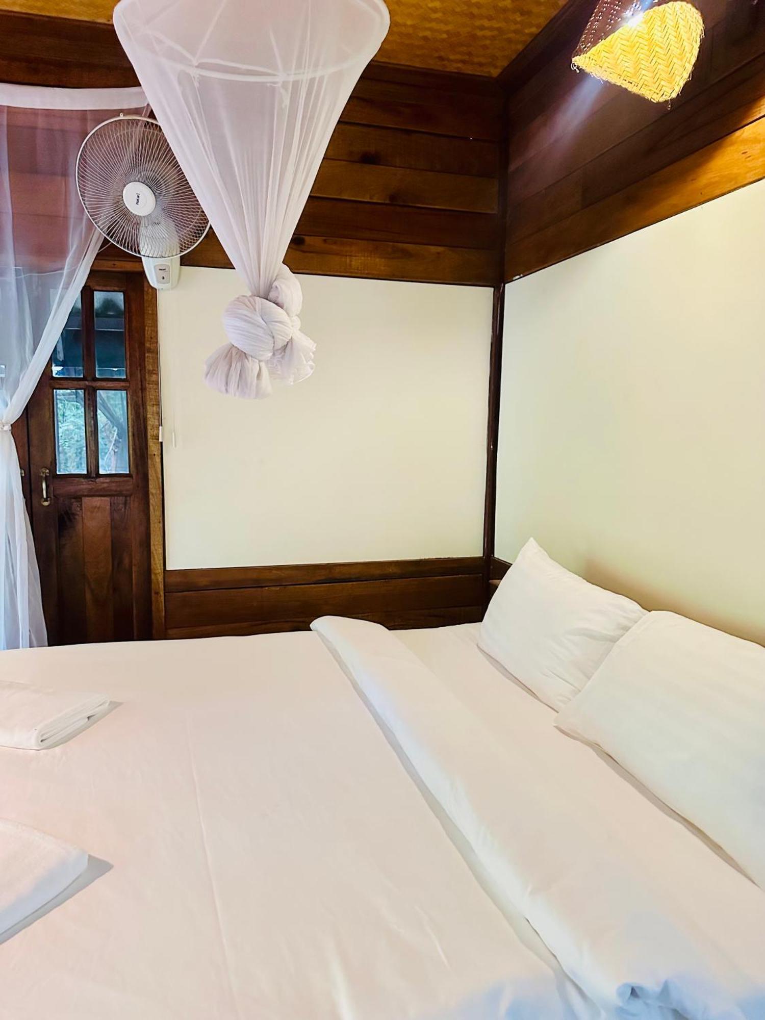 Bambu Huts Resort