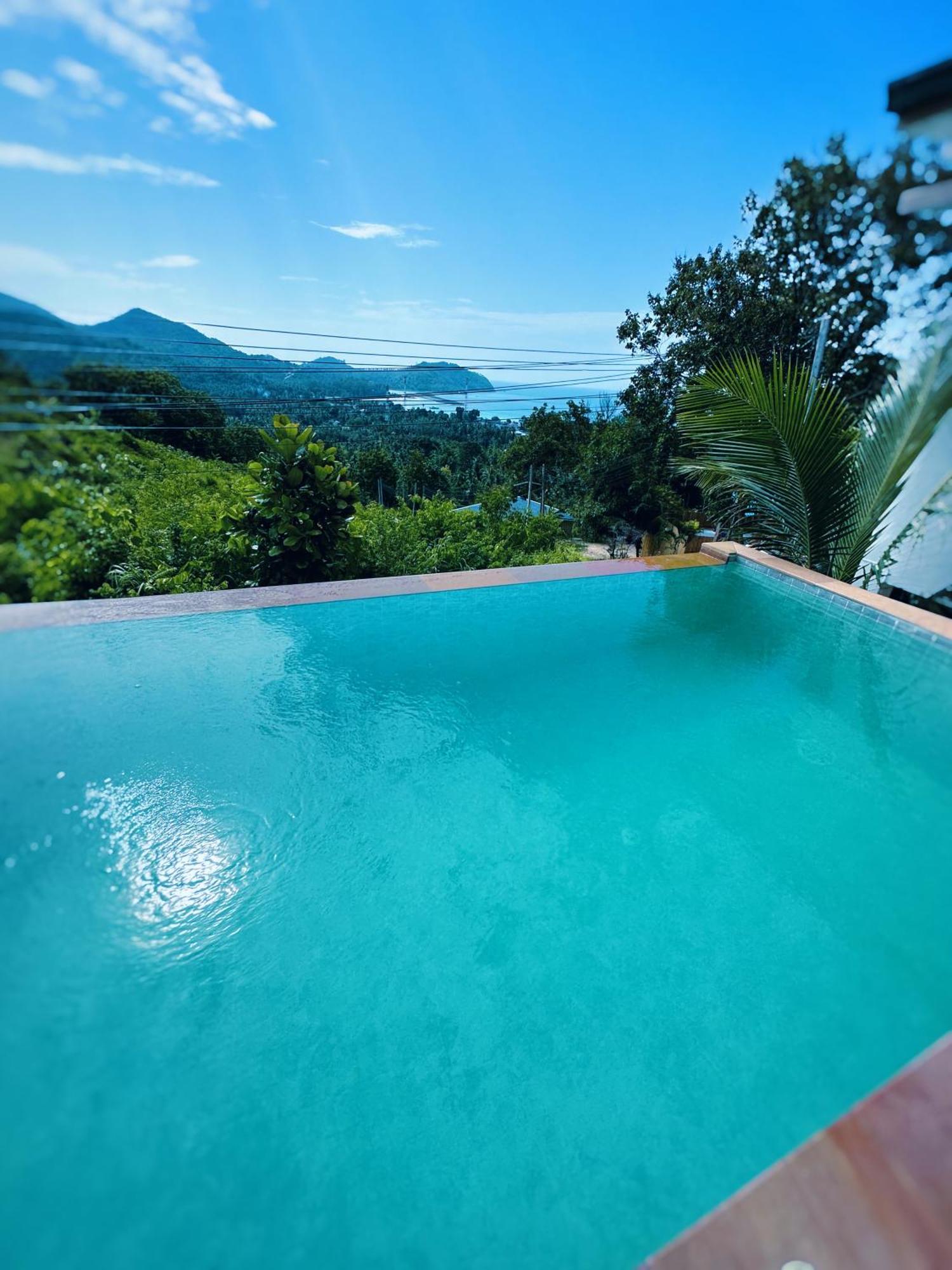 Mantra Sea View *