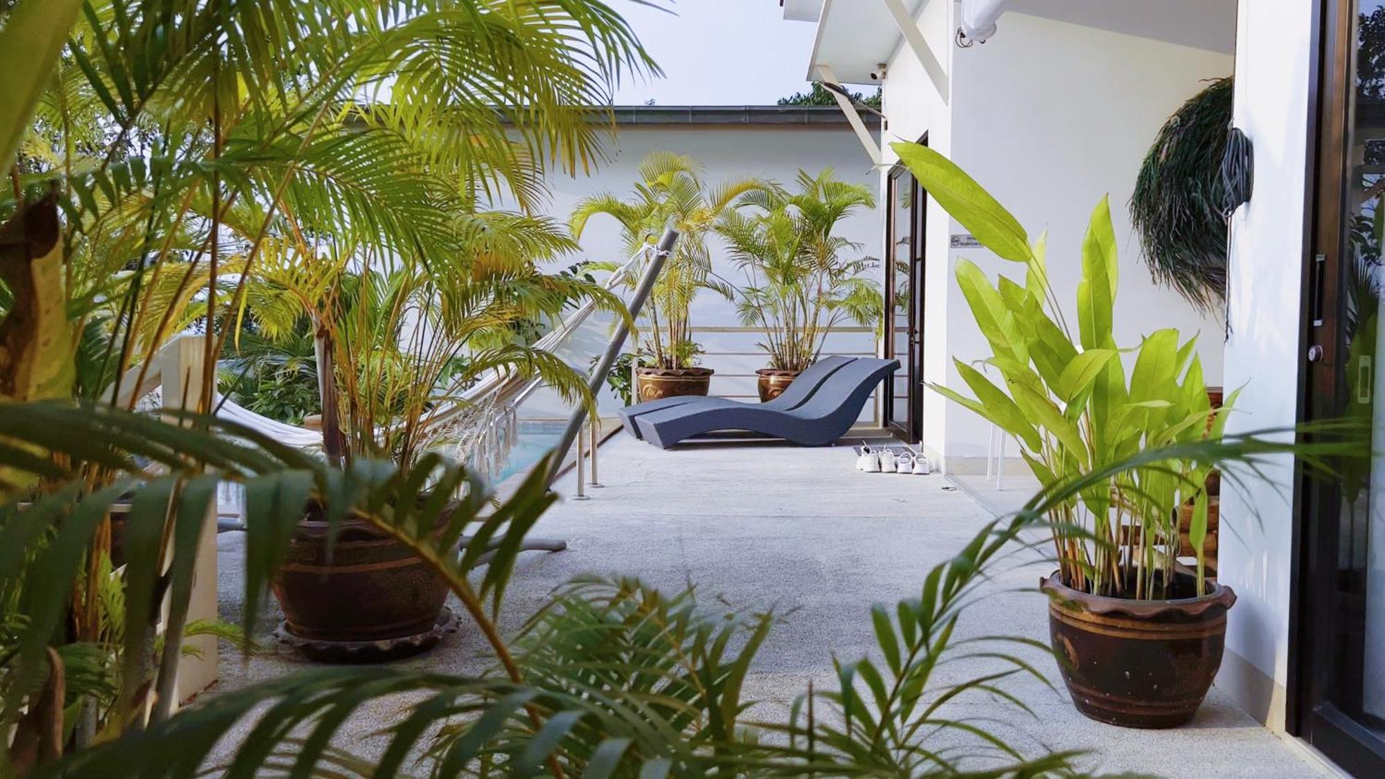 Mantra Sea View *