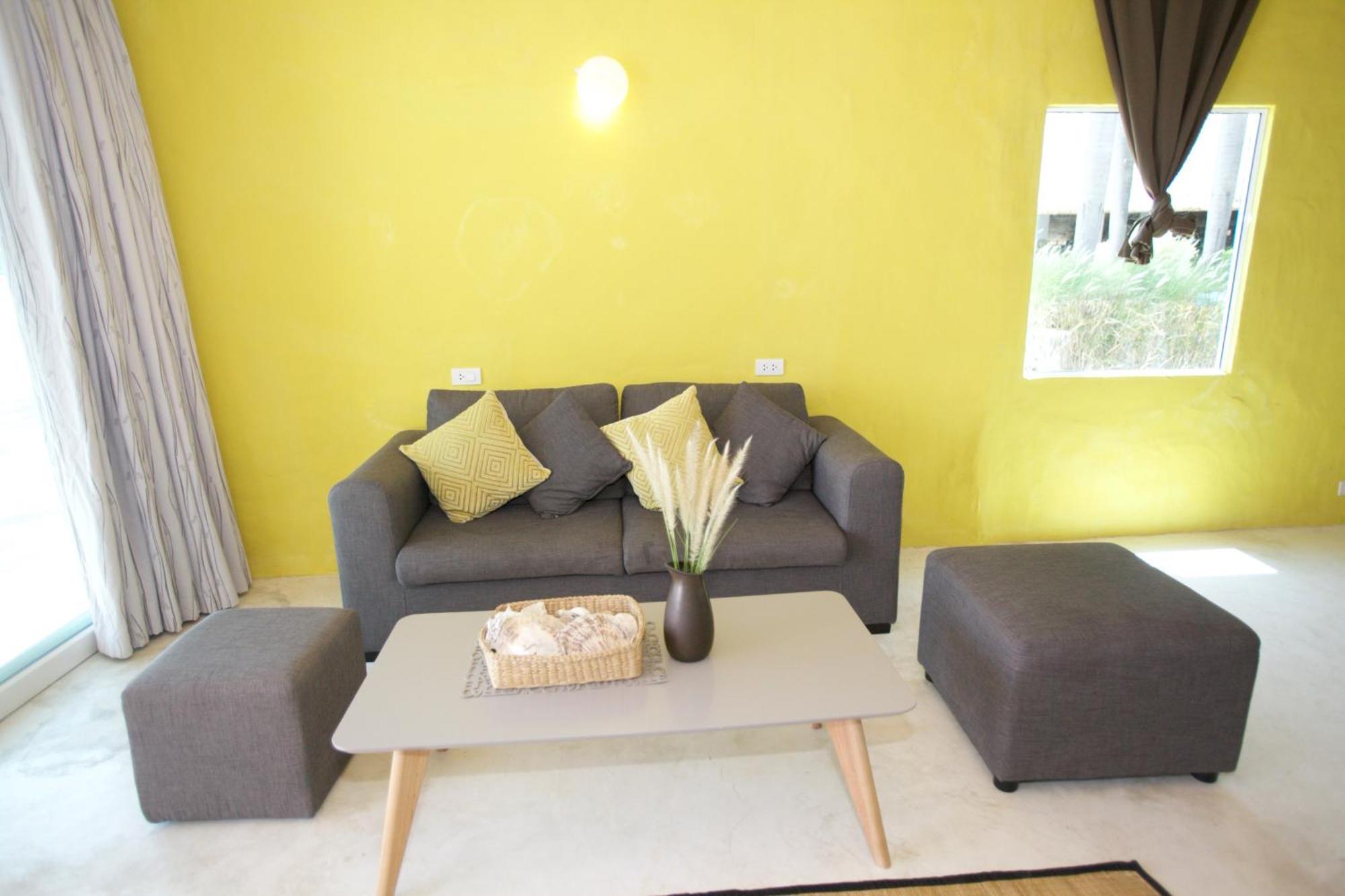 Resort Lime N Soda Beachfront 3*