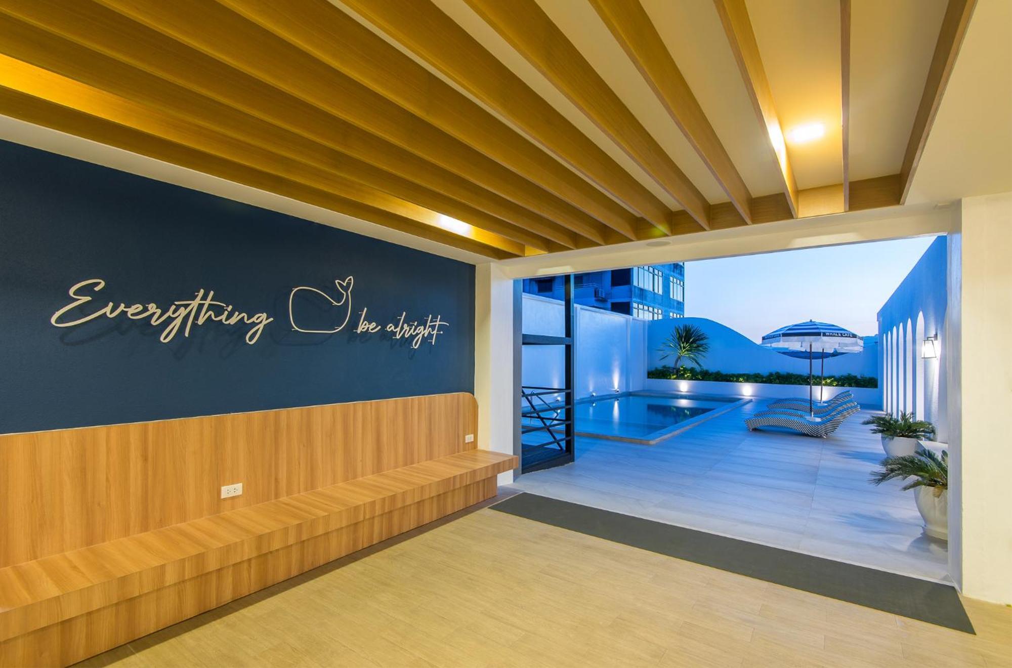 Sleep Whale Hotel 3*
