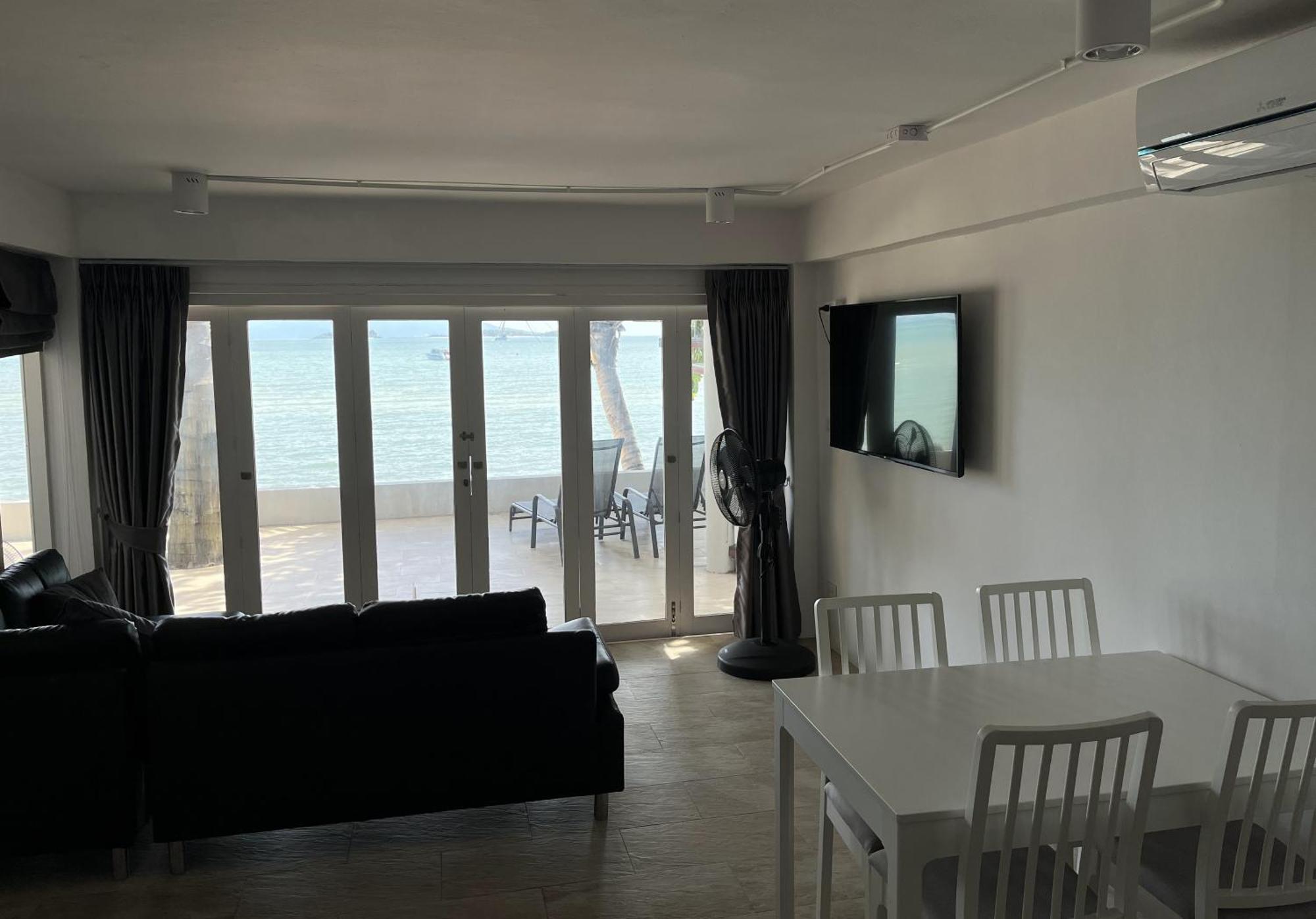 Bann Kanchana Beachfront