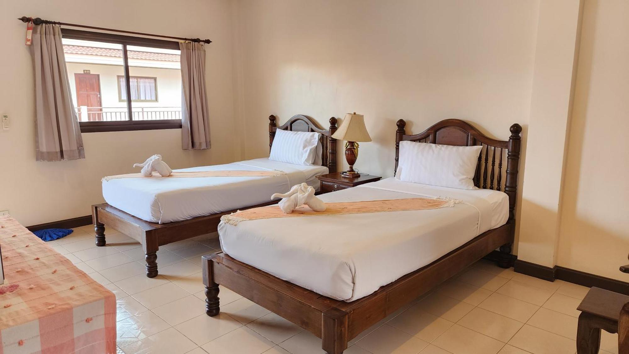 Hotel Panupong 3*