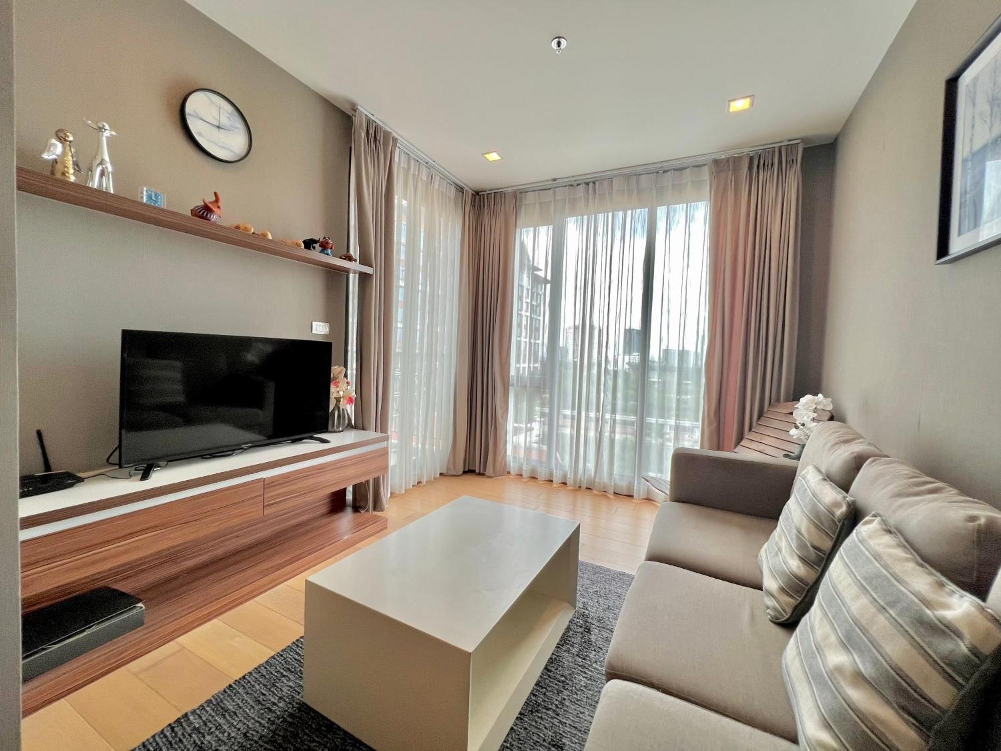 Apartment Cozy Luxury @ The Astra