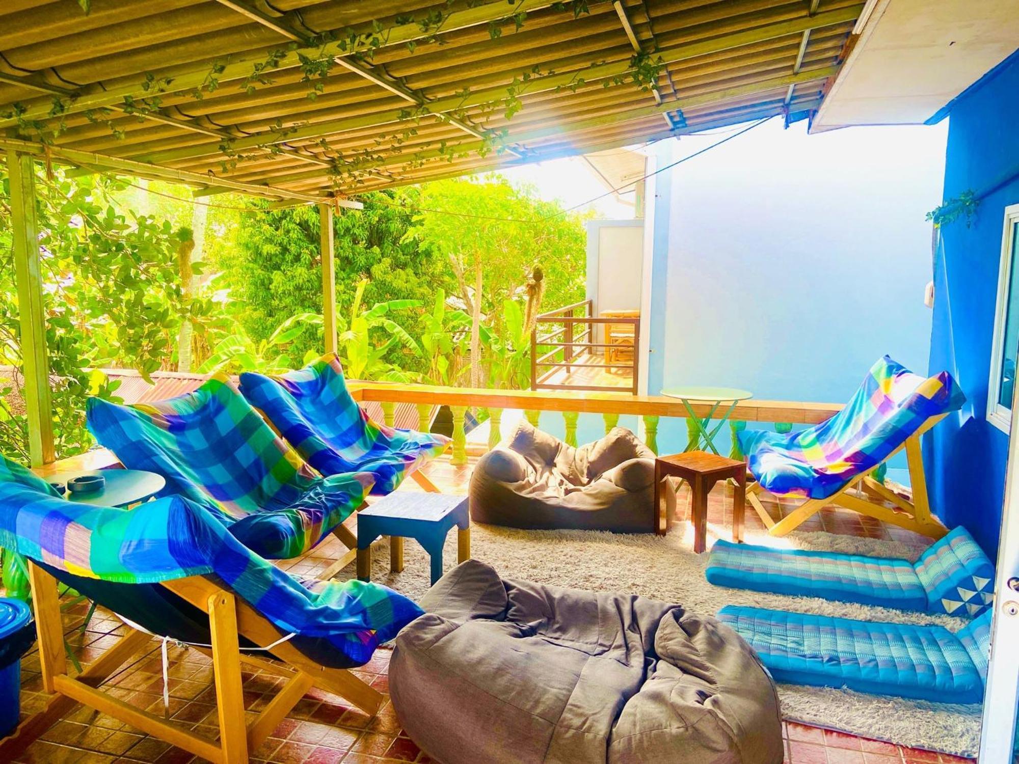 Sea Backpackers House * Baan Tai