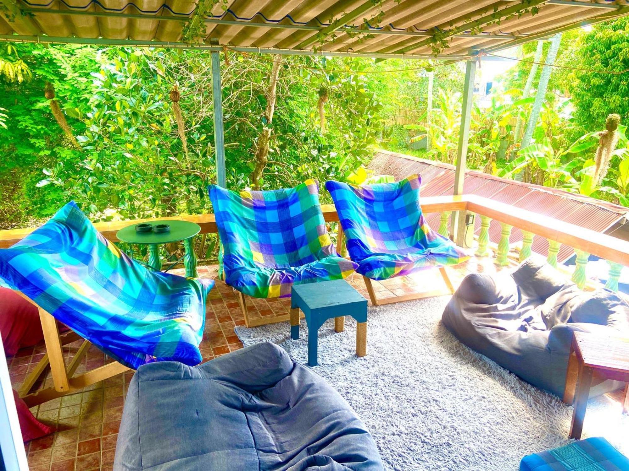 Sea Backpackers House * Baan Tai