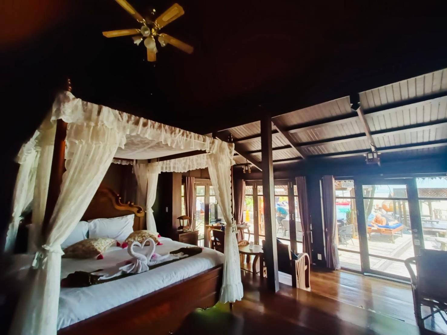 Sasitara Thai *