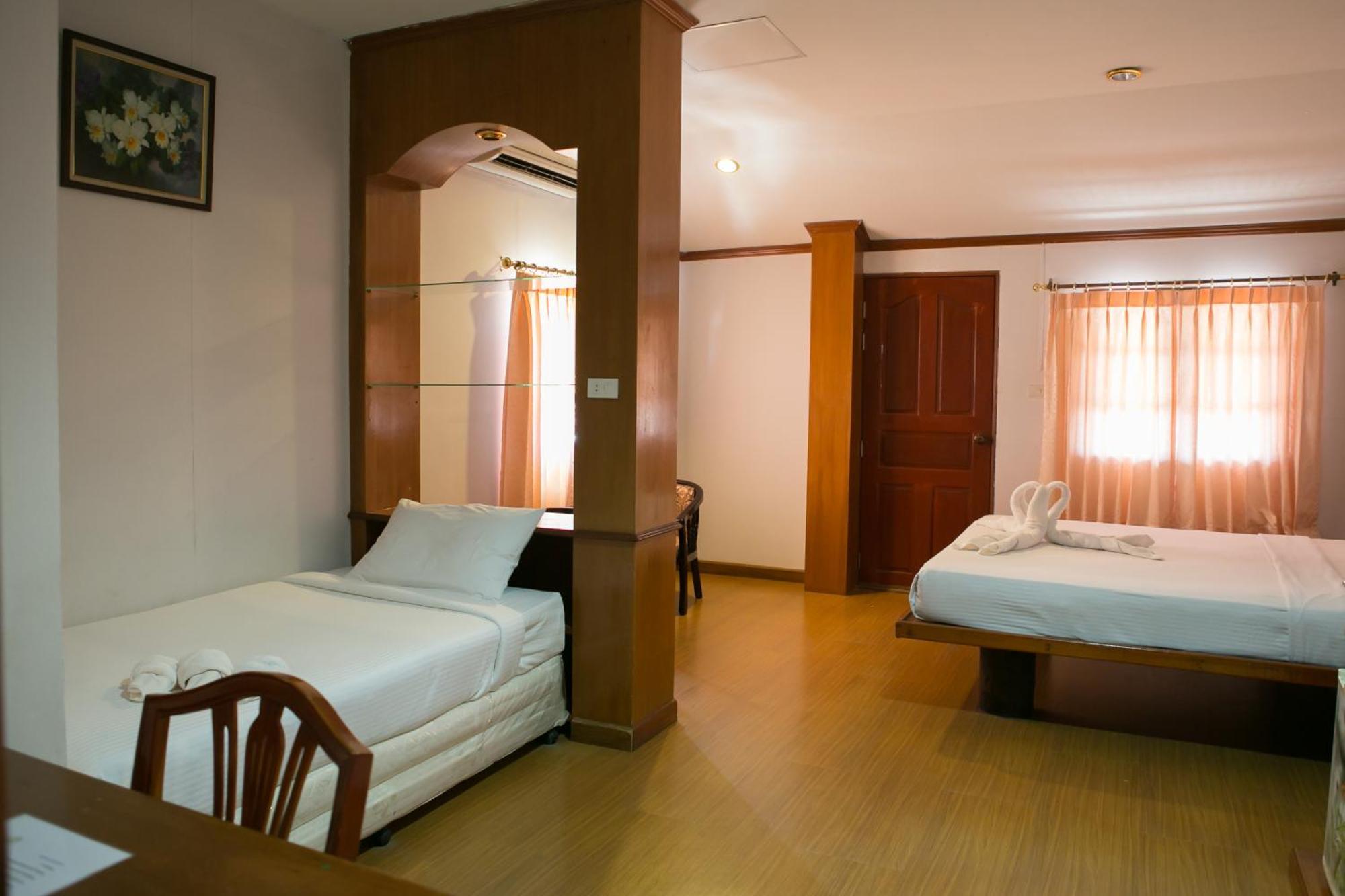 Haadrin Hotel 3*