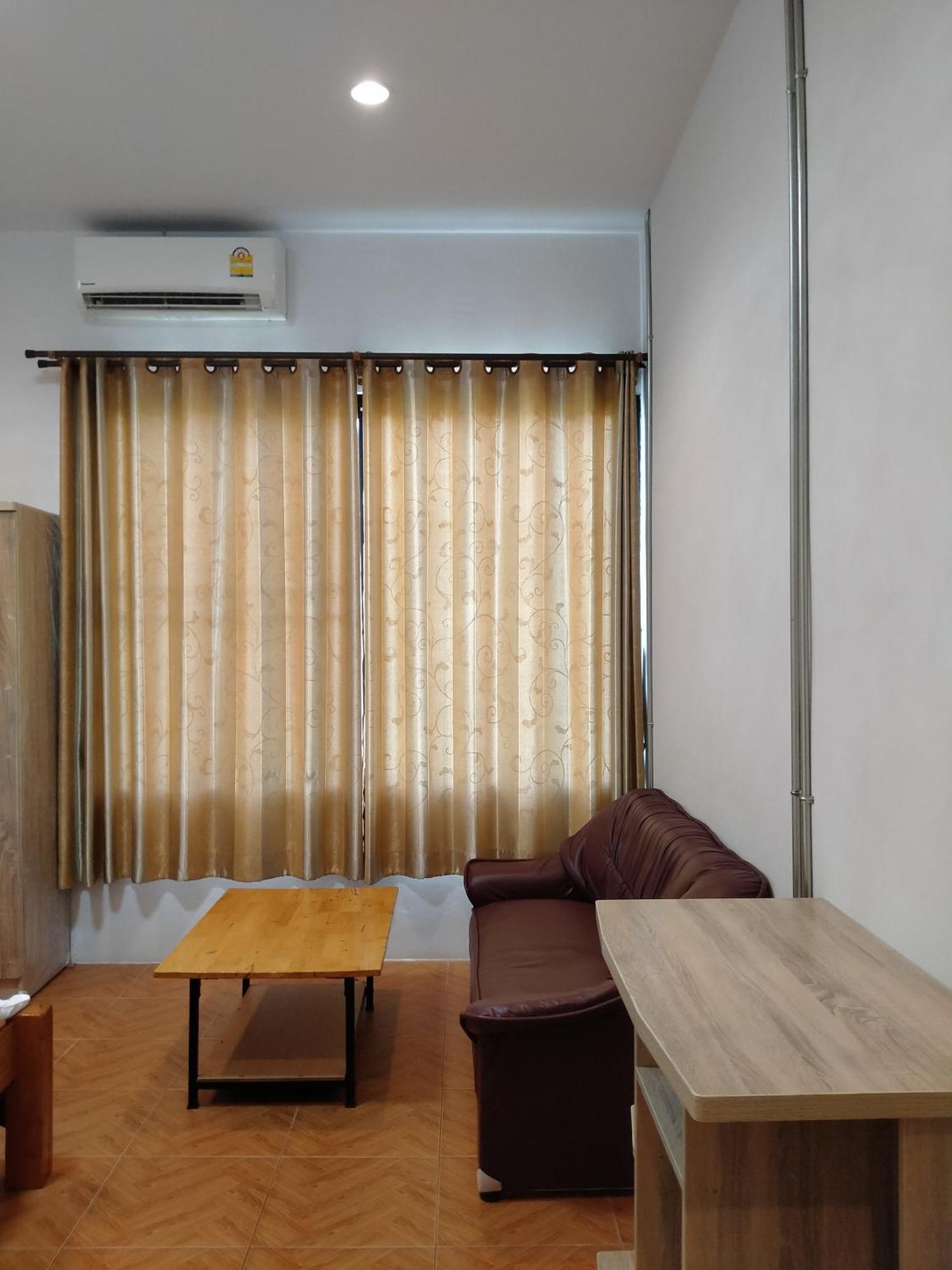 Albergue Sakura House