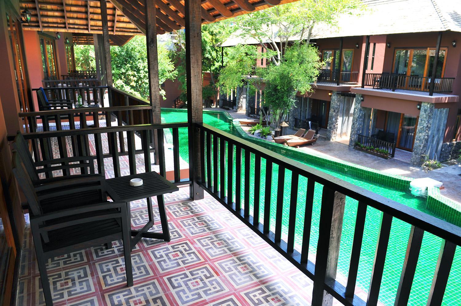 Club Hotel
